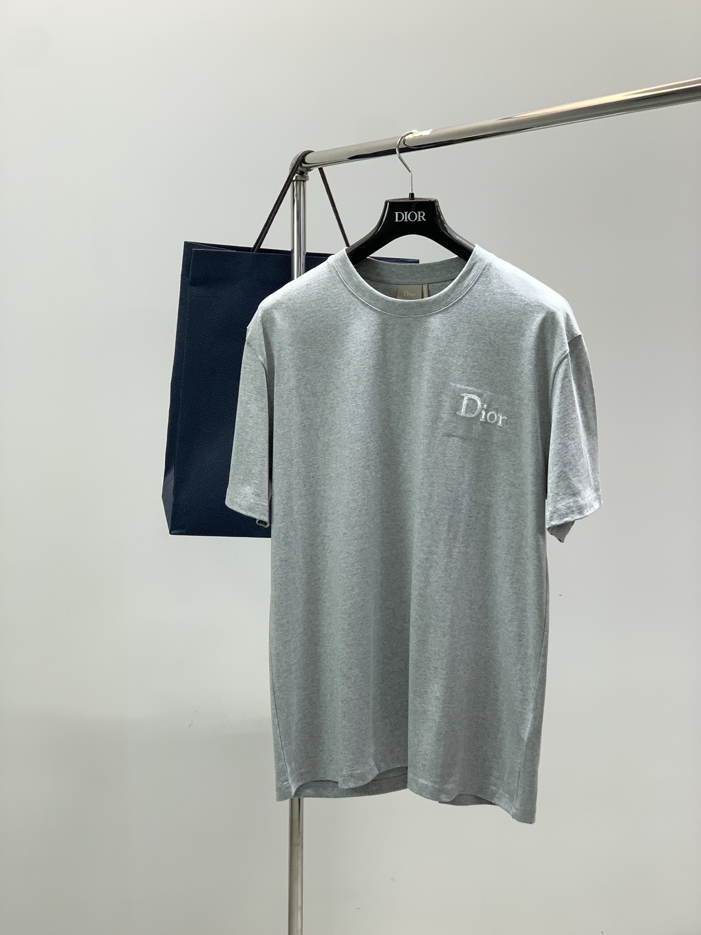 ，Dior 迪奥， 2026夏季新品，专柜同步有售，简约时尚休闲圆领短袖T恤，原版进口面料，舒适透气，顶