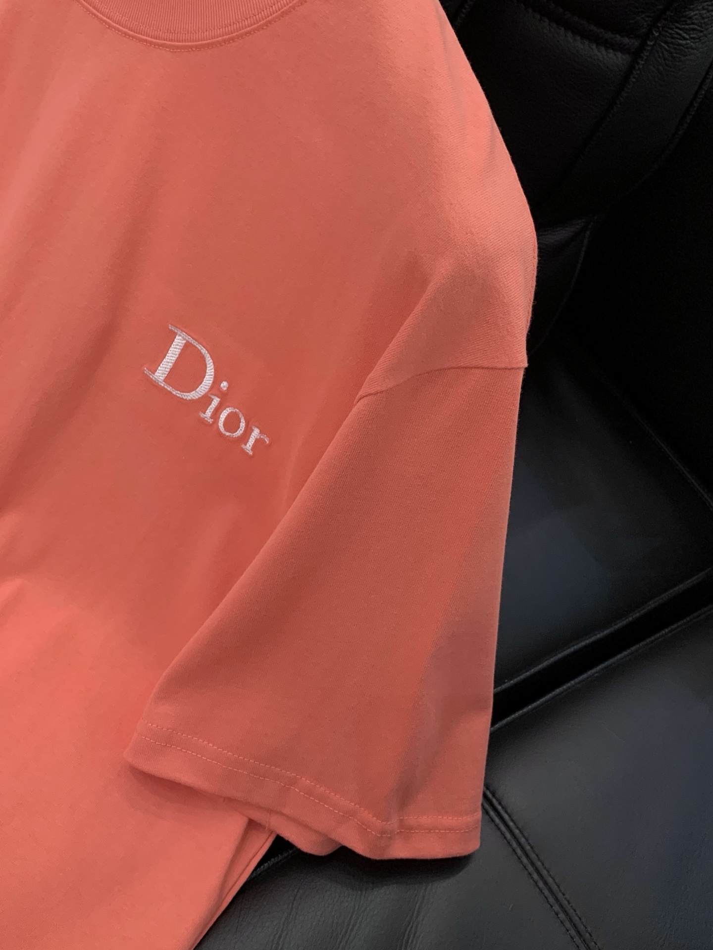 ，Dior 迪奥， 2026夏季新品，专柜同步有售，简约时尚休闲圆领短袖T恤，原版进口面料，舒适透气，顶