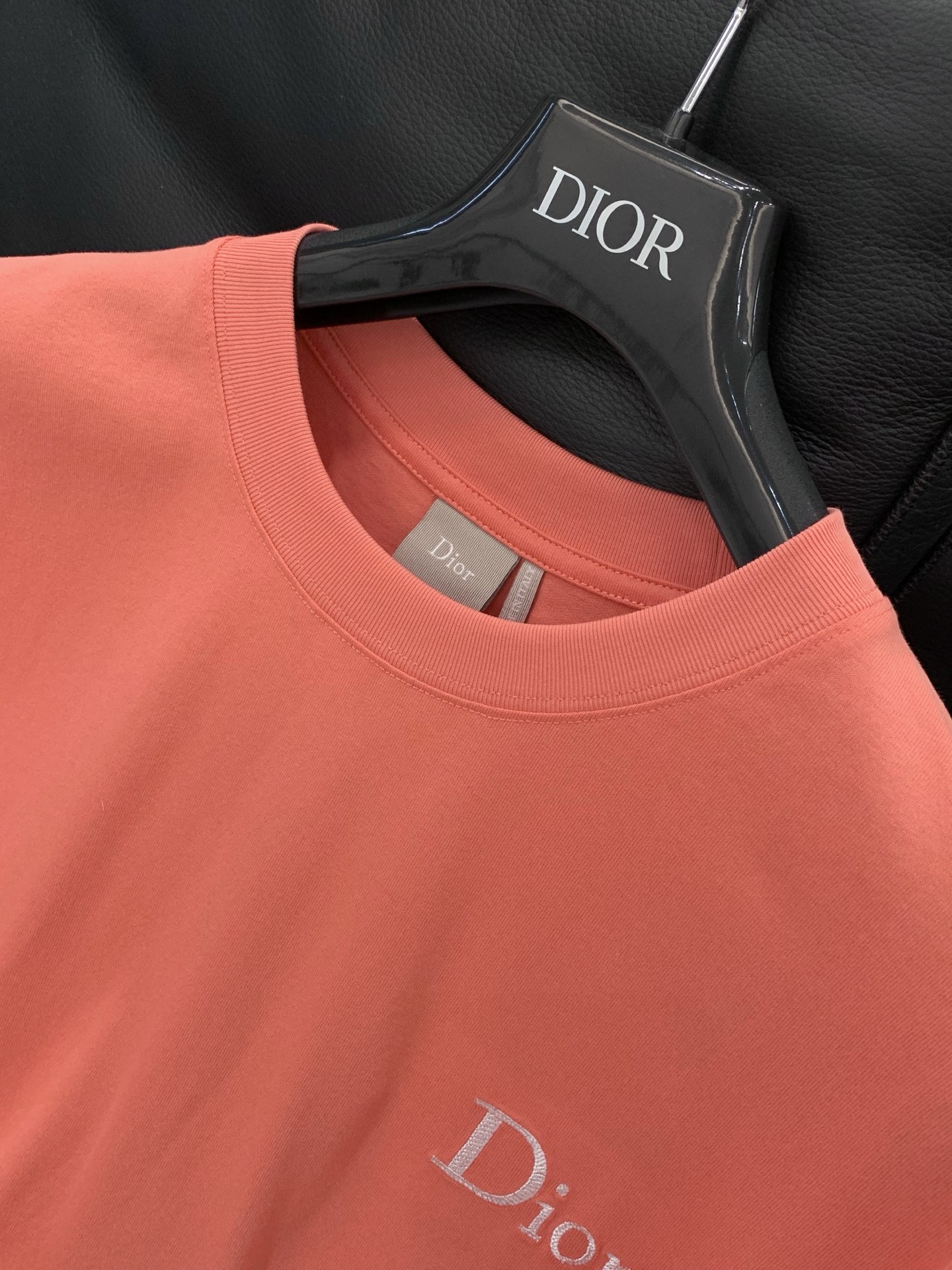，Dior 迪奥， 2026夏季新品，专柜同步有售，简约时尚休闲圆领短袖T恤，原版进口面料，舒适透气，顶