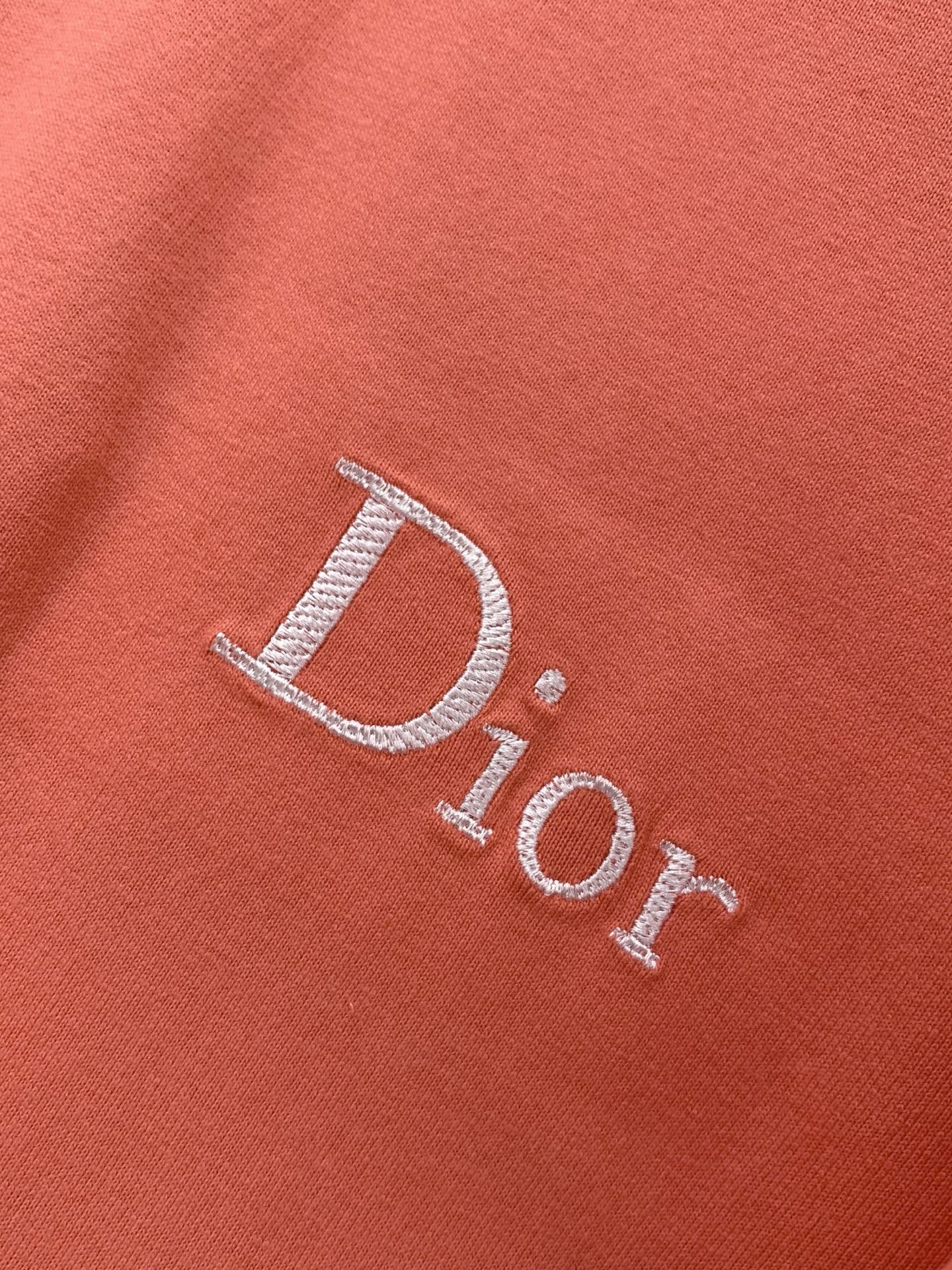，Dior 迪奥， 2026夏季新品，专柜同步有售，简约时尚休闲圆领短袖T恤，原版进口面料，舒适透气，顶
