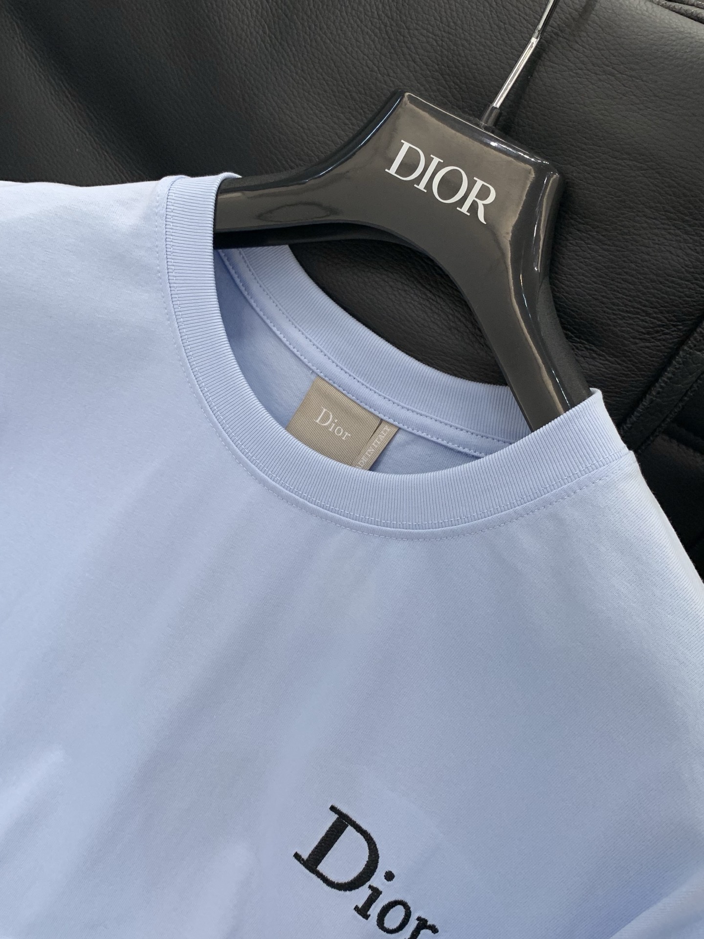 ，Dior 迪奥， 2026夏季新品，专柜同步有售，简约时尚休闲圆领短袖T恤，原版进口面料，舒适透气，顶