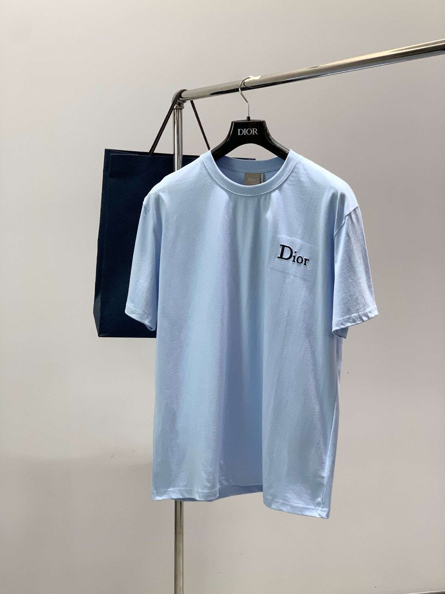 ，Dior 迪奥， 2026夏季新品，专柜同步有售，简约时尚休闲圆领短袖T恤，原版进口面料，舒适透气，顶
