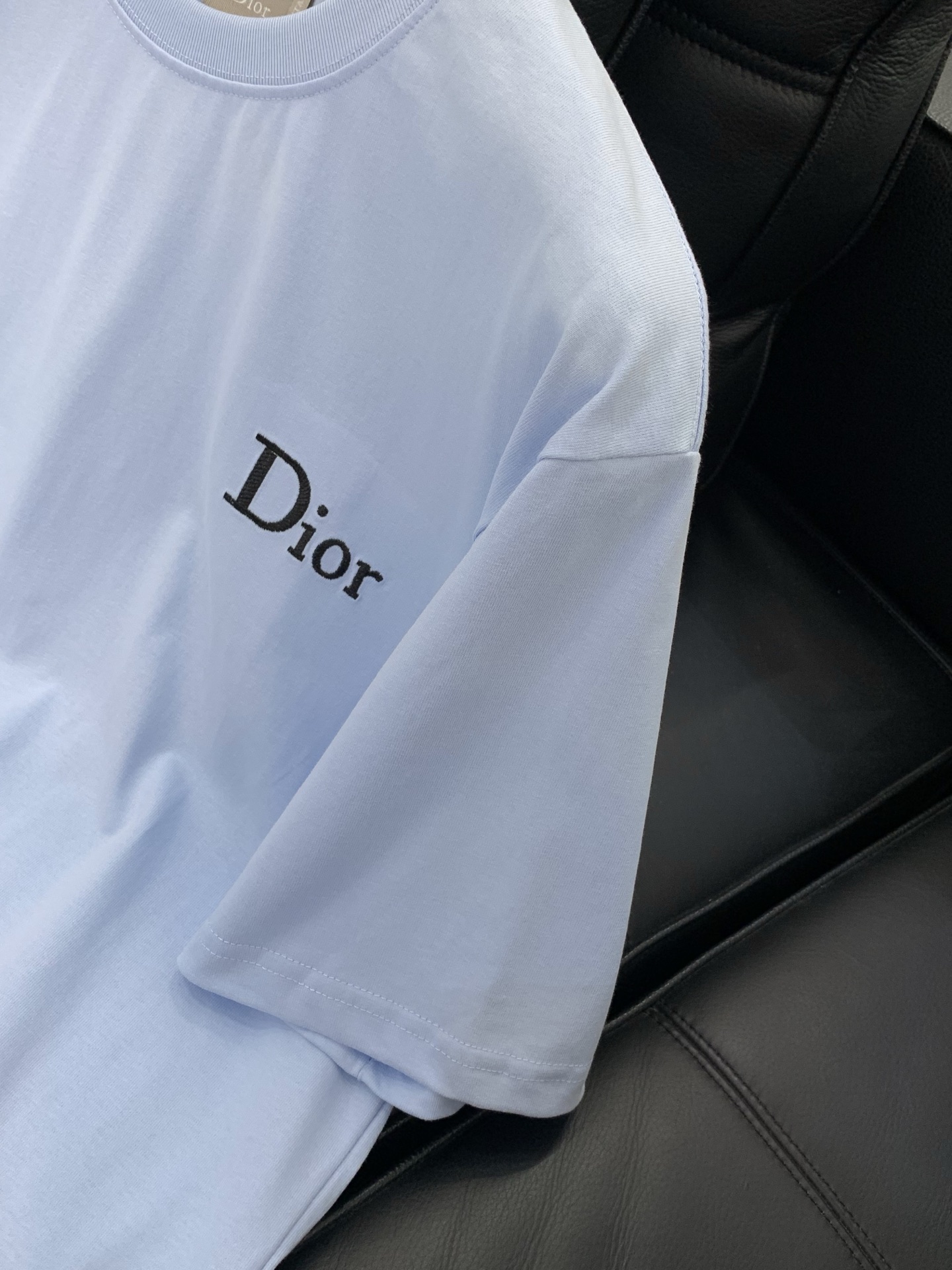 ，Dior 迪奥， 2026夏季新品，专柜同步有售，简约时尚休闲圆领短袖T恤，原版进口面料，舒适透气，顶