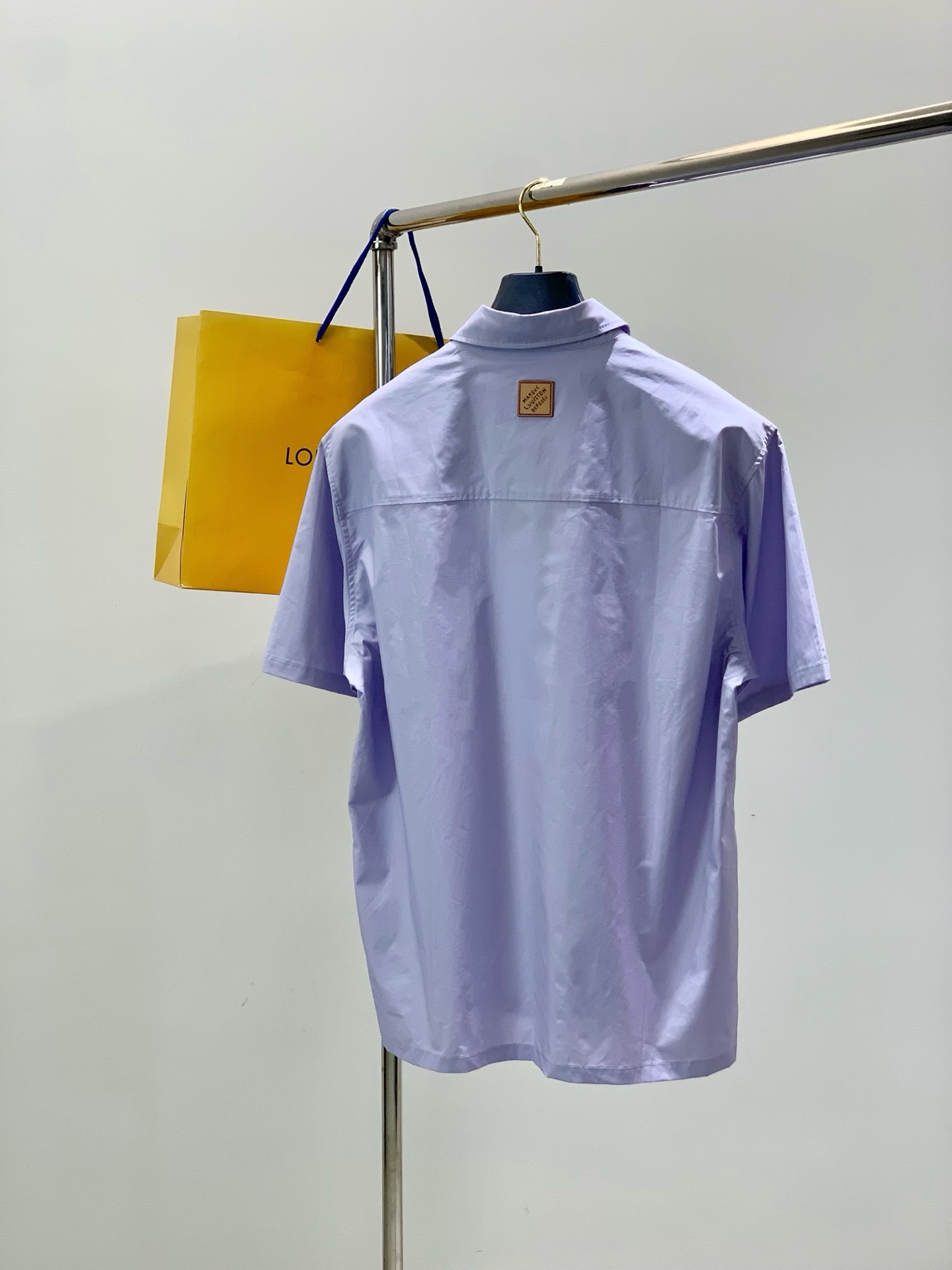 ，LouisVuitton 路易威登，2026夏季最新款，专柜同步有售，原单狠货，时尚休闲短袖衬衫，上身