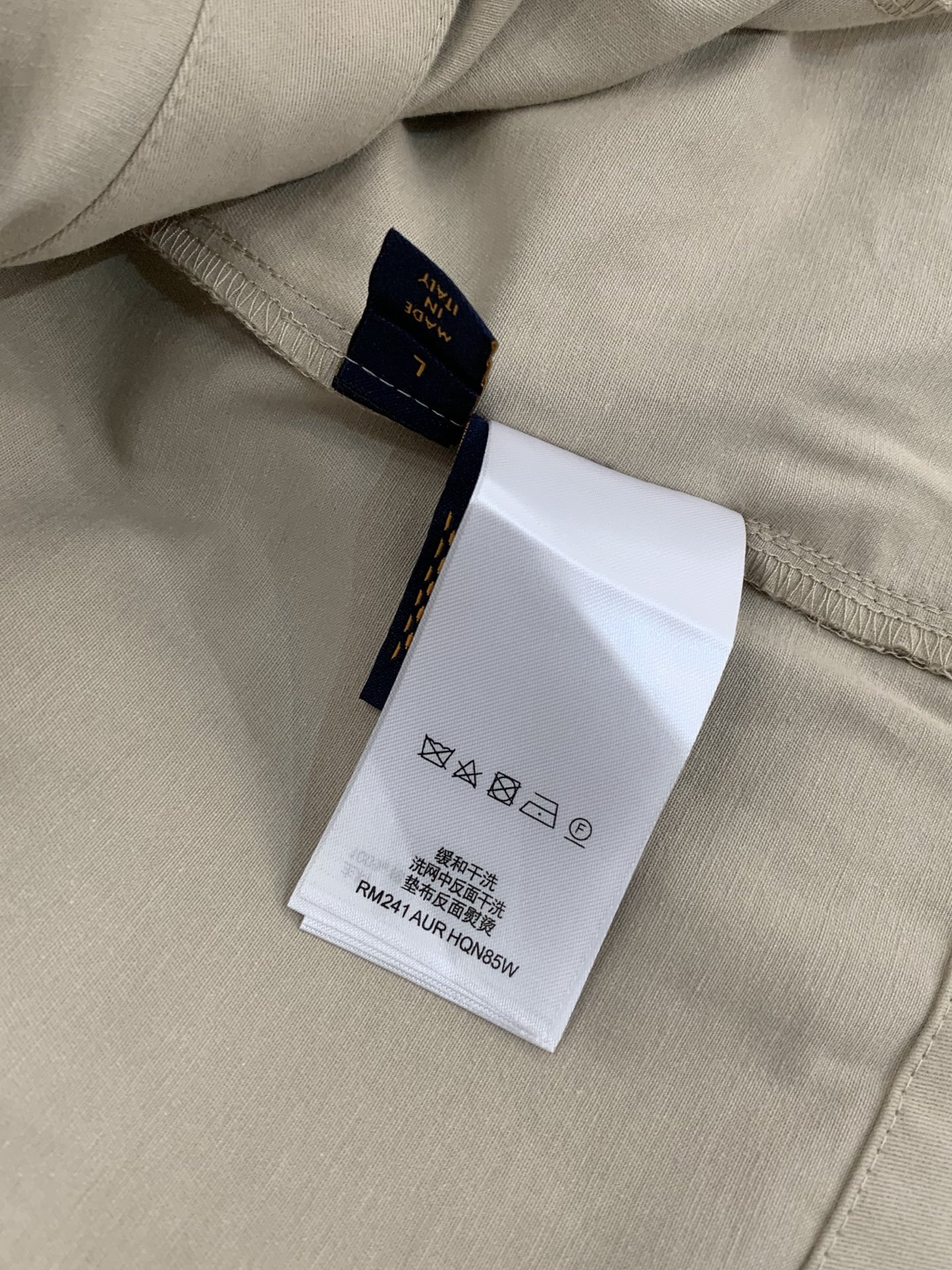 ，LouisVuitton 路易威登，2026春季最新款，专柜同步有售，原单狠货，时尚休闲翻领外套，上身