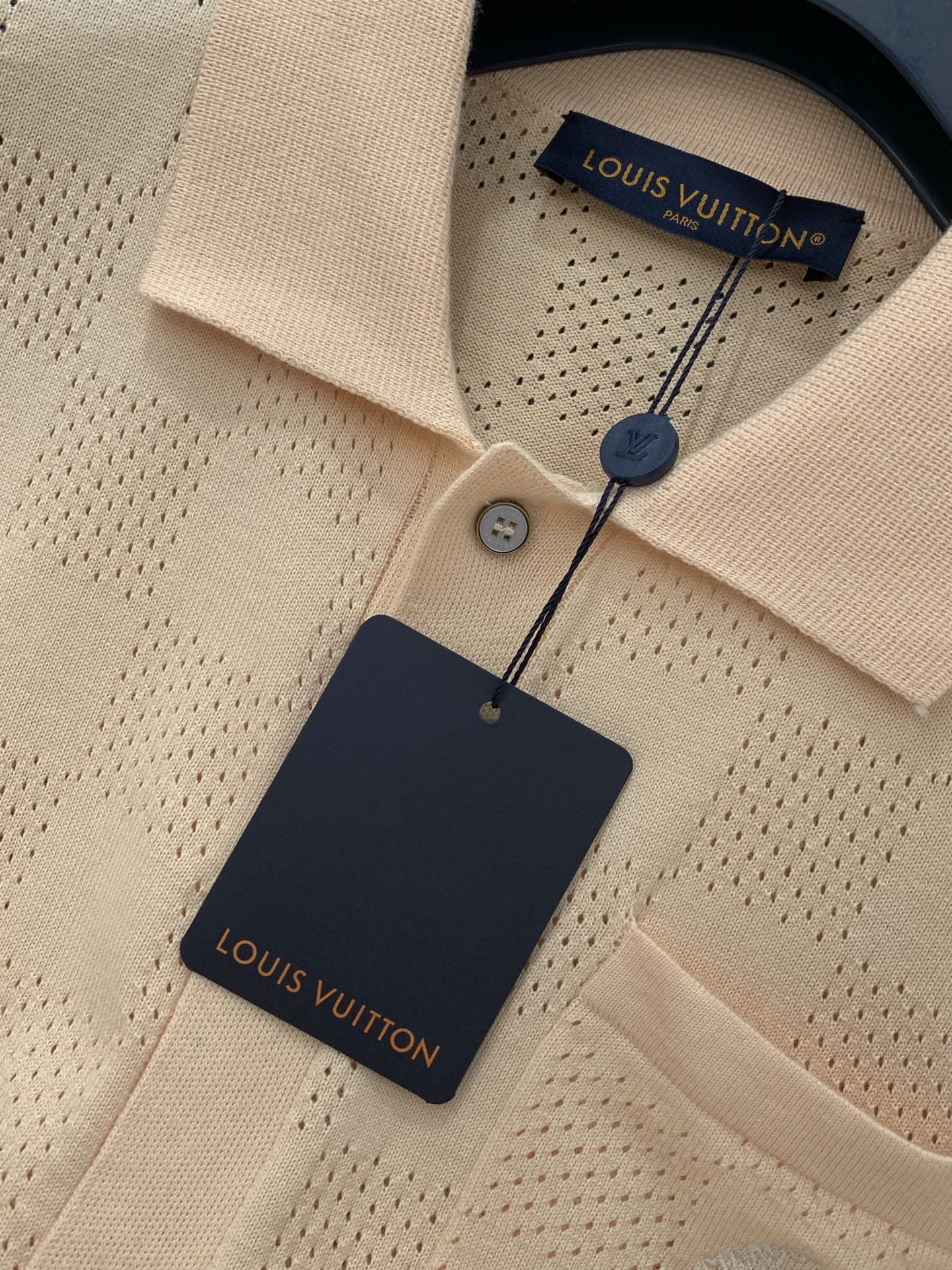，LouisVuitton 路易威登，2026春季最新款，专柜同步有售，原单狠货，时尚休闲针织开衫短袖，