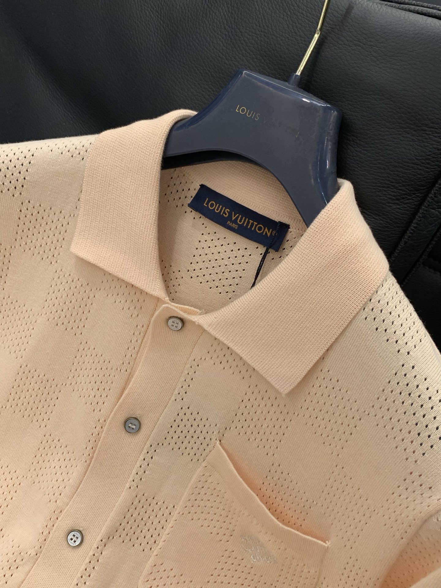 ，LouisVuitton 路易威登，2026春季最新款，专柜同步有售，原单狠货，时尚休闲针织开衫短袖，