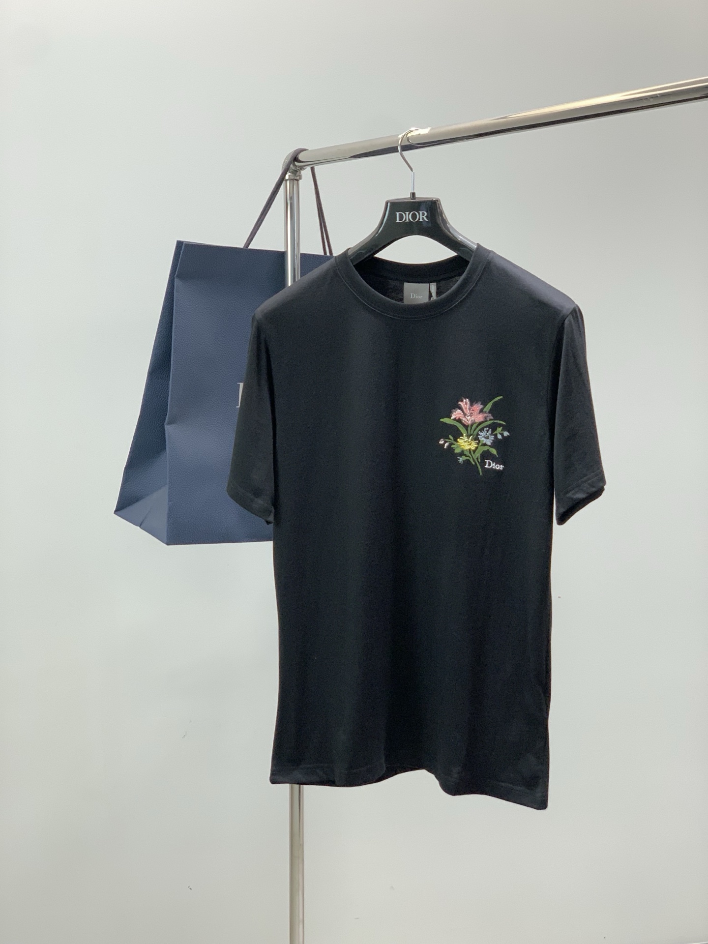，Dior 迪奥， 2026夏季新品，专柜同步有售，简约时尚休闲圆领短袖T恤，原版进口面料，舒适透气，顶