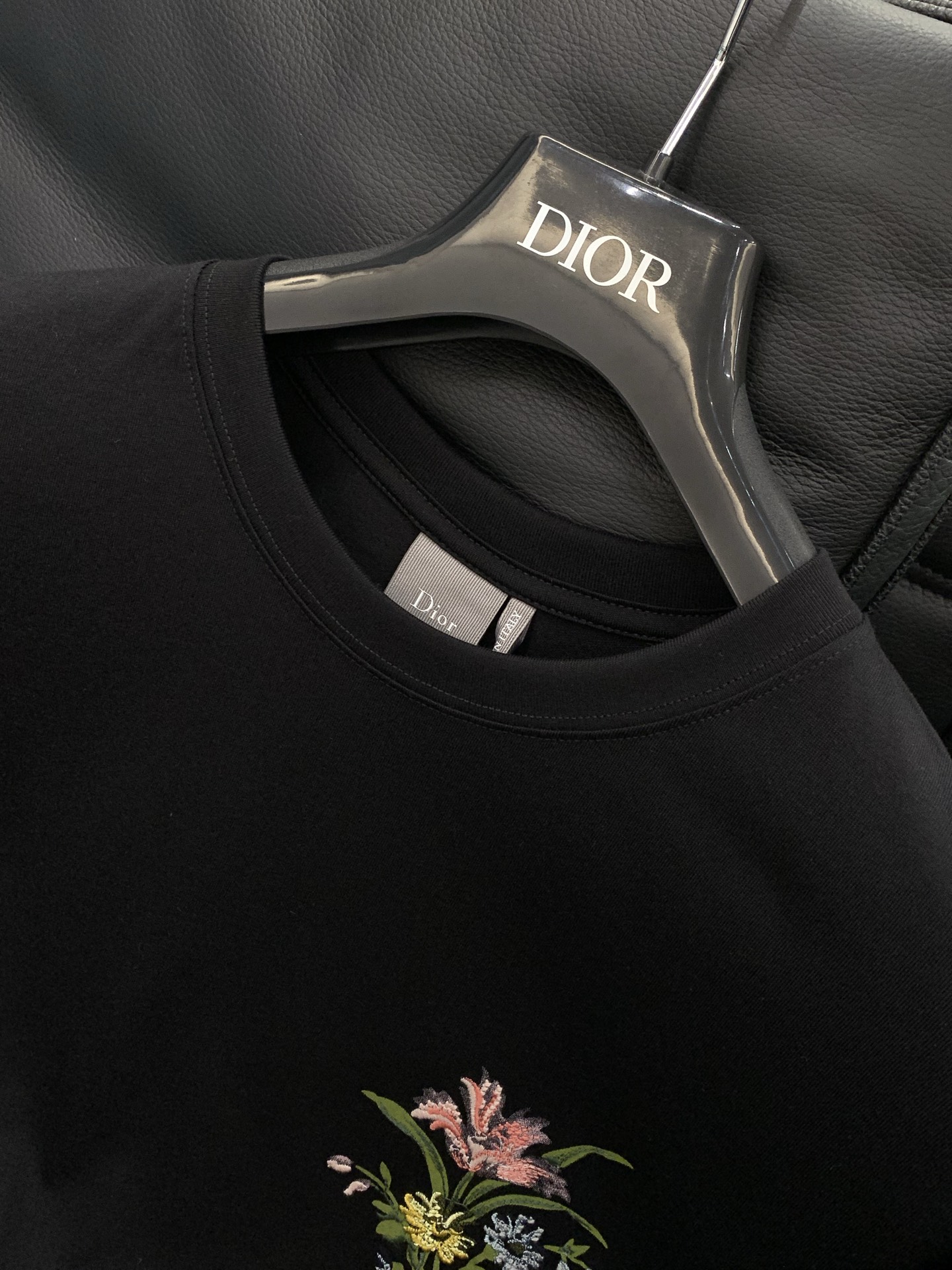 ，Dior 迪奥， 2026夏季新品，专柜同步有售，简约时尚休闲圆领短袖T恤，原版进口面料，舒适透气，顶