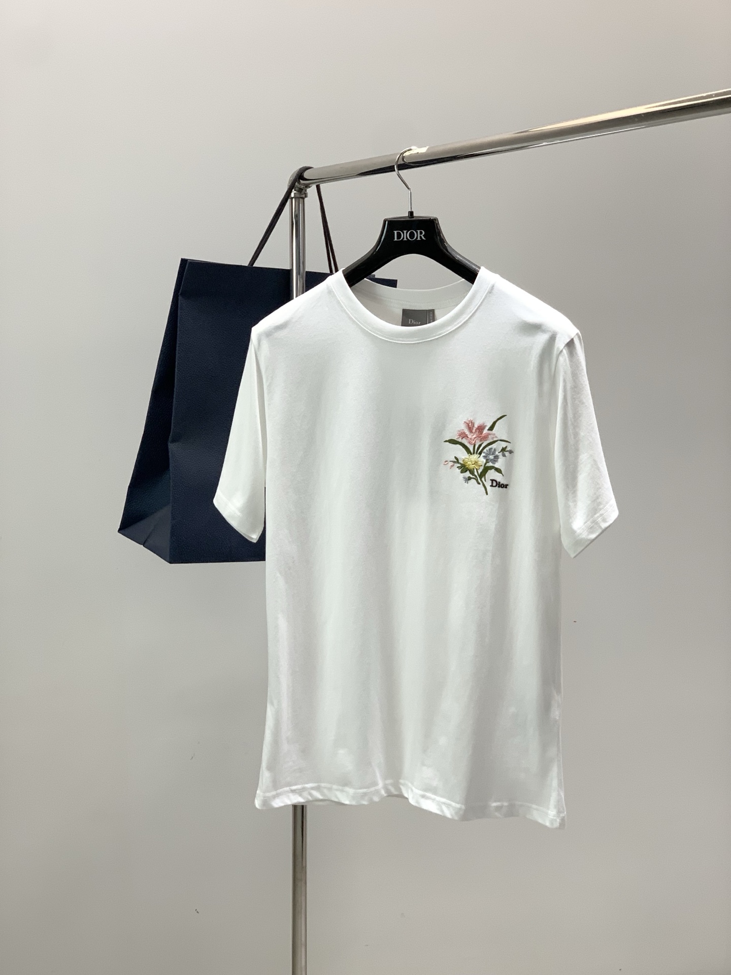 ，Dior 迪奥， 2026夏季新品，专柜同步有售，简约时尚休闲圆领短袖T恤，原版进口面料，舒适透气，顶
