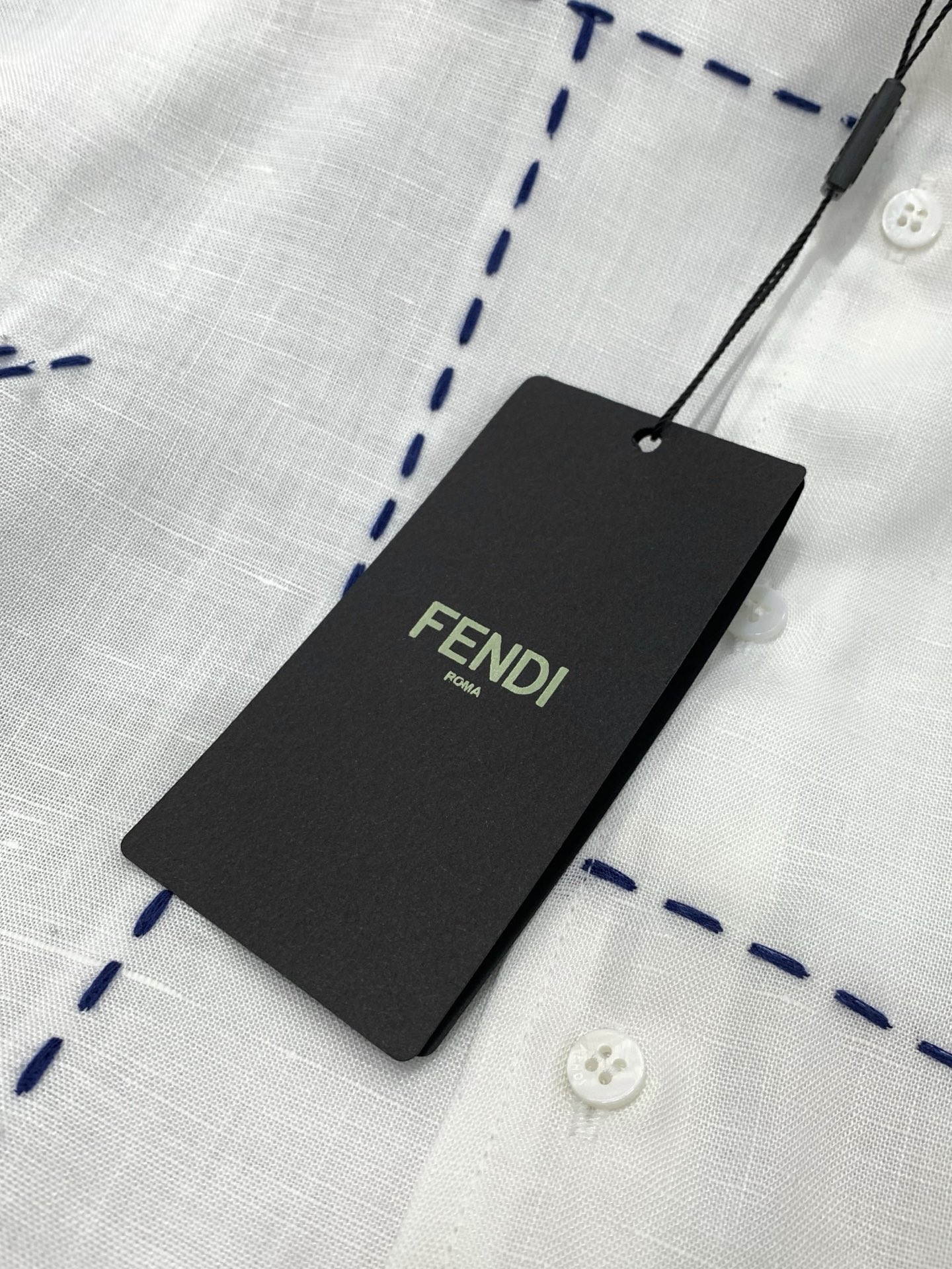 ，FENDI 芬迪，2026夏季最新品，专柜同步有售，原单狠货，时尚休闲短袖衬衫，进口原版面料，顶级刺绣