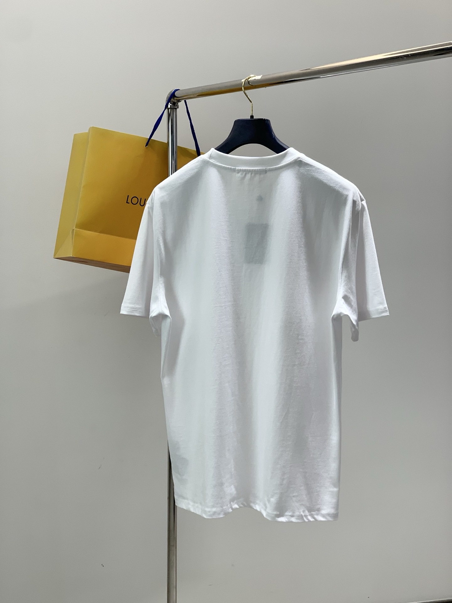 ，LouisVuitton 路易威登，2026夏季最新款，专柜同步有售，原单狠货，时尚休闲圆领短袖T恤，