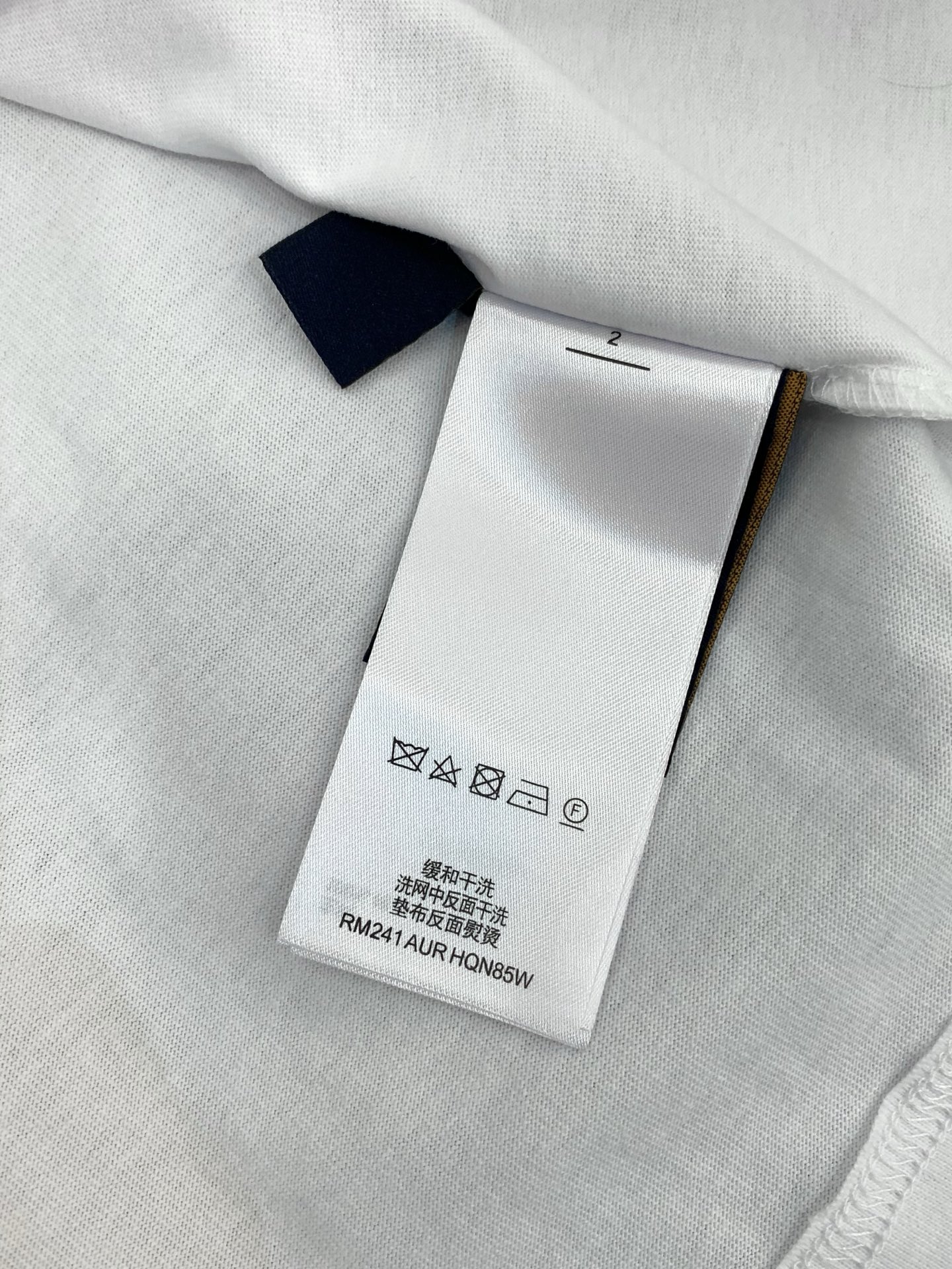 ，LouisVuitton 路易威登，2026夏季最新款，专柜同步有售，原单狠货，时尚休闲圆领短袖T恤，