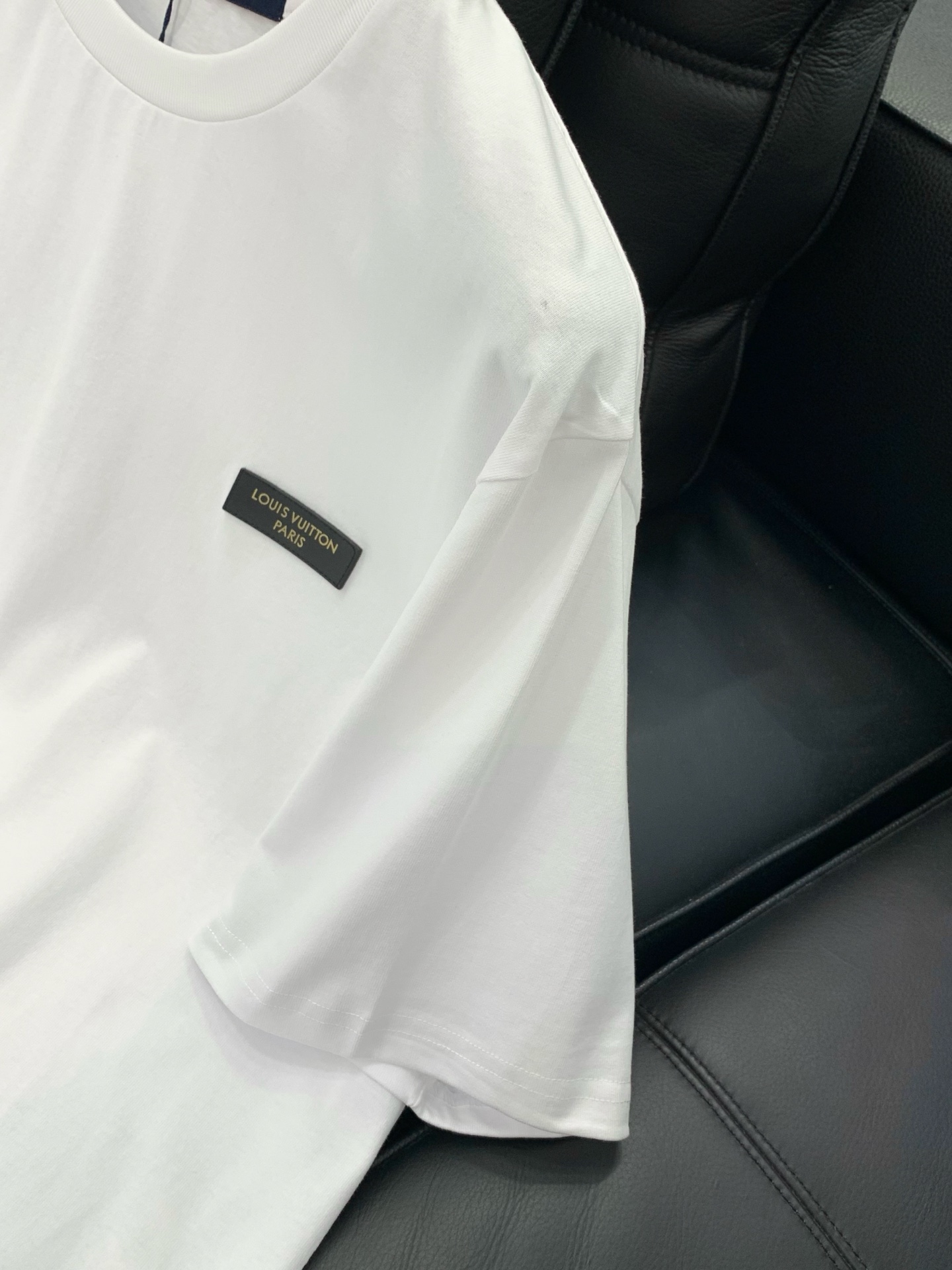 ，LouisVuitton 路易威登，2026夏季最新款，专柜同步有售，原单狠货，时尚休闲圆领短袖T恤，
