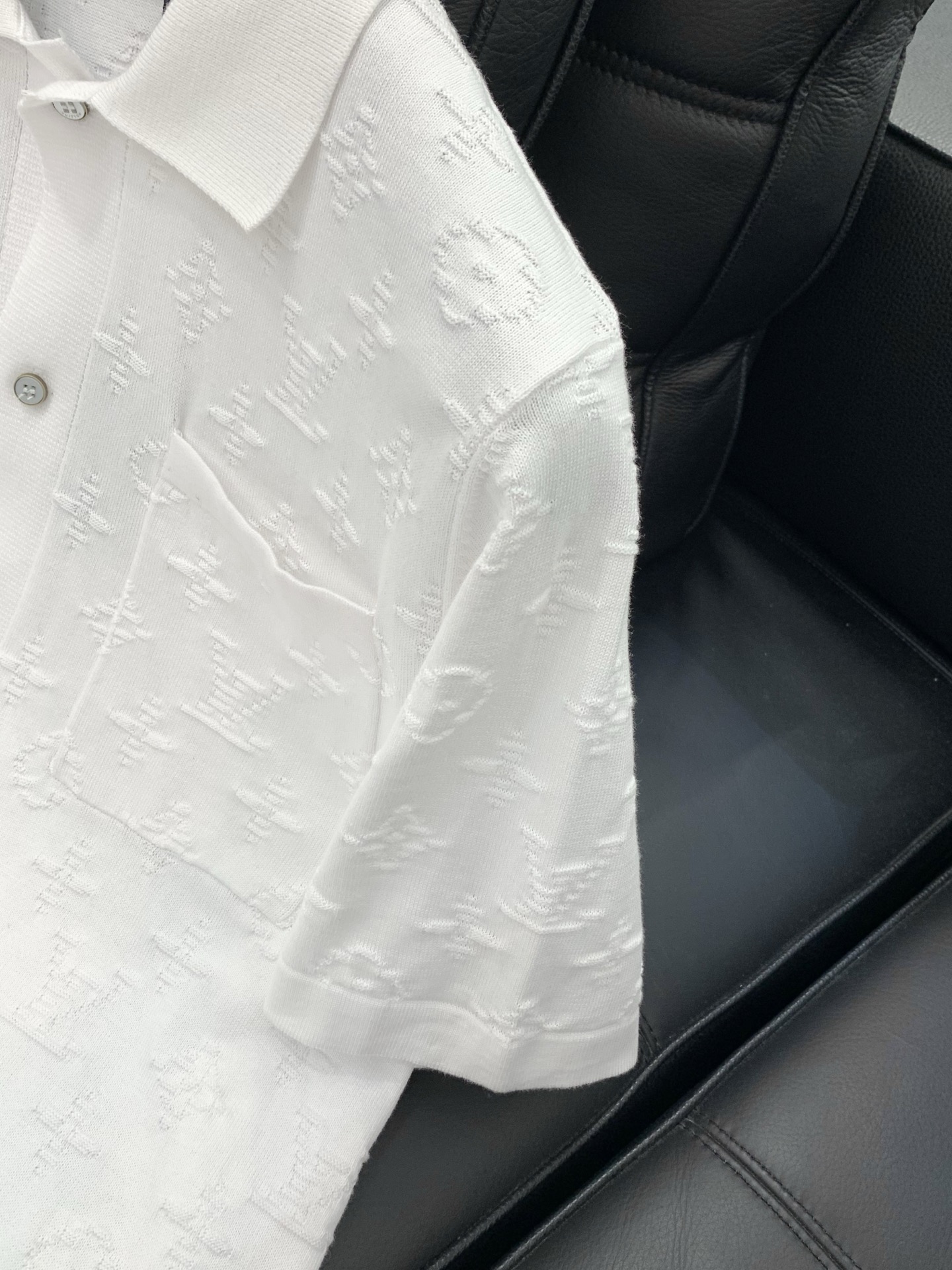 ，LouisVuitton 路易威登，2026春季最新款，专柜同步有售，原单狠货，时尚休闲针织开衫短袖，
