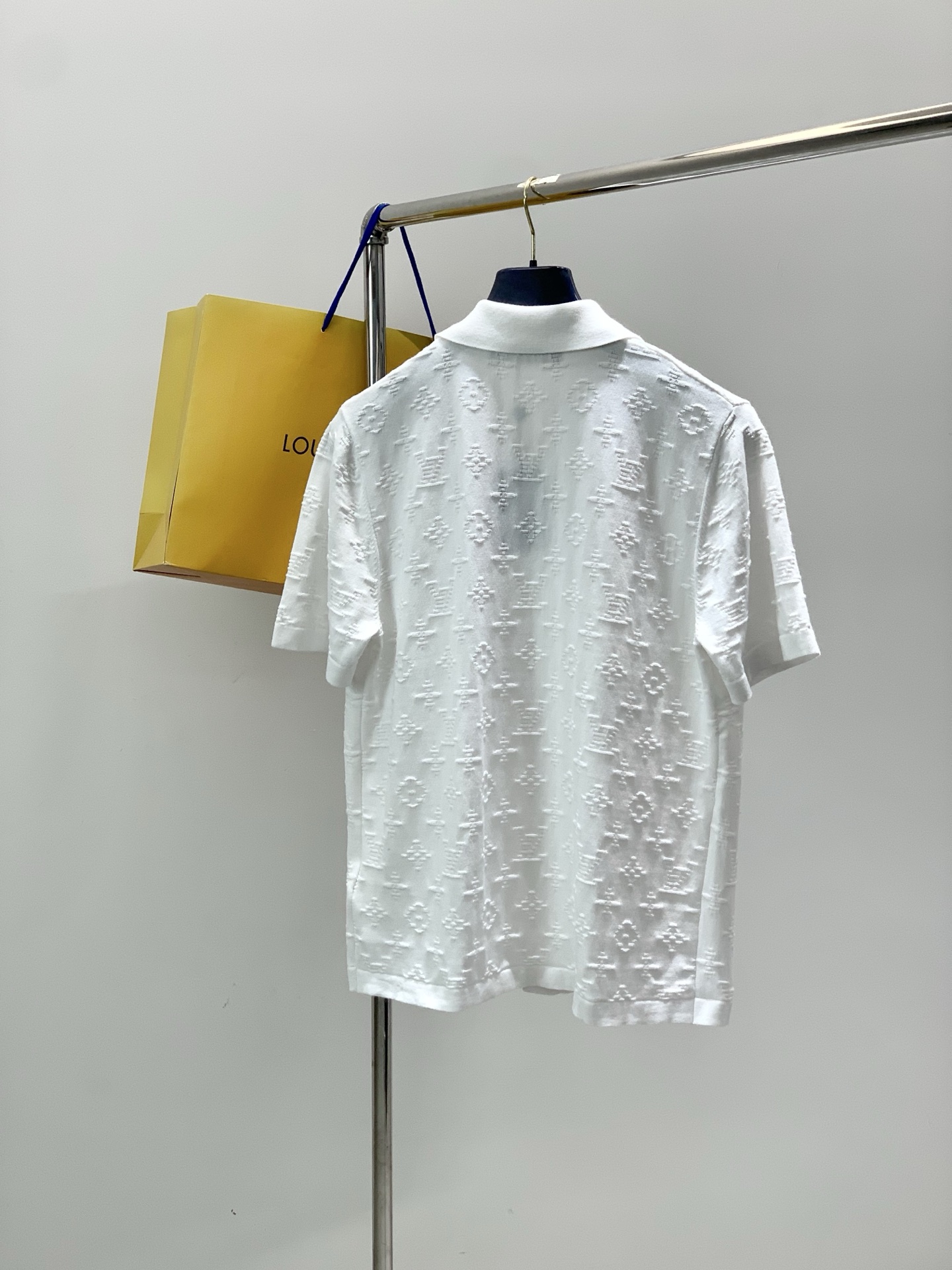 ，LouisVuitton 路易威登，2026春季最新款，专柜同步有售，原单狠货，时尚休闲针织开衫短袖，