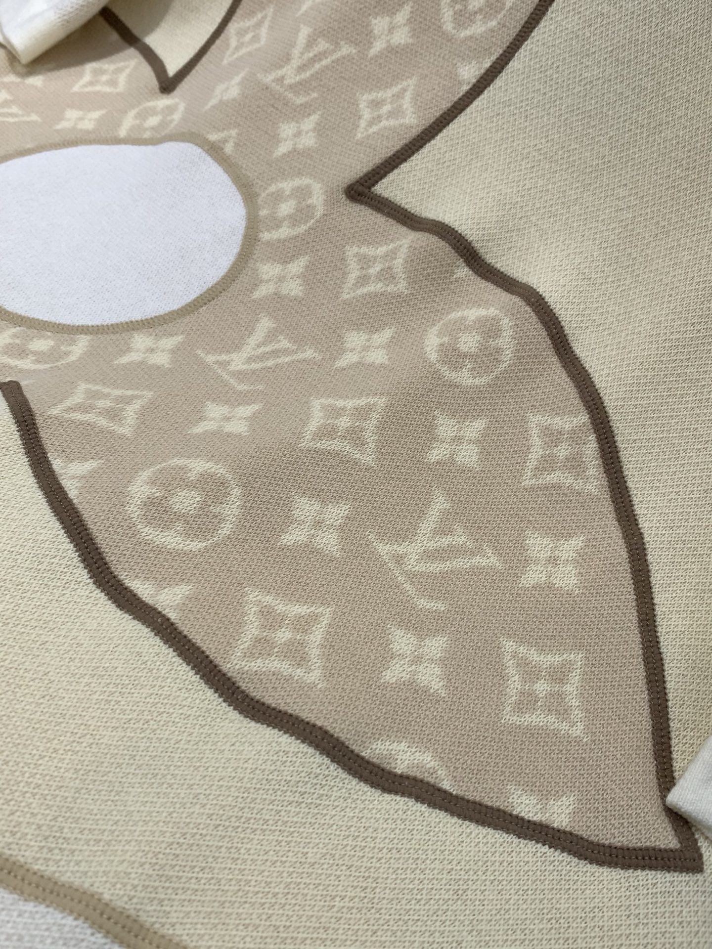 ，LouisVuitton 路易威登，2026春季最新款，专柜同步有售，原单狠货，时尚休闲针织圆领短袖，