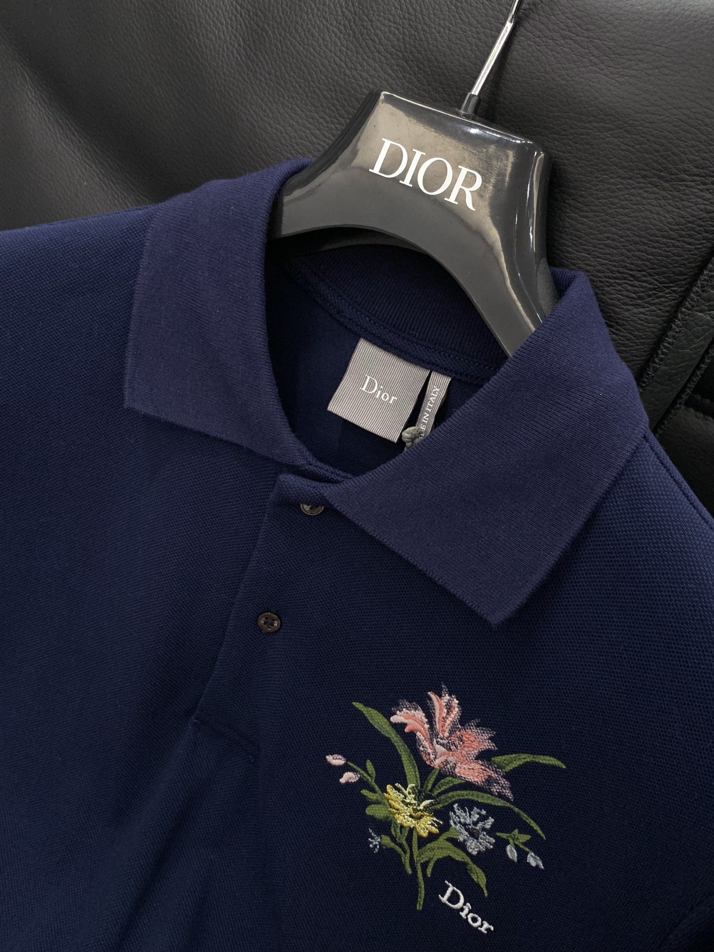 ，Dior 迪奥， 2026夏季新品，专柜同步有售，简约时尚休闲翻领短袖T恤，原版进口面料，舒适透气，顶