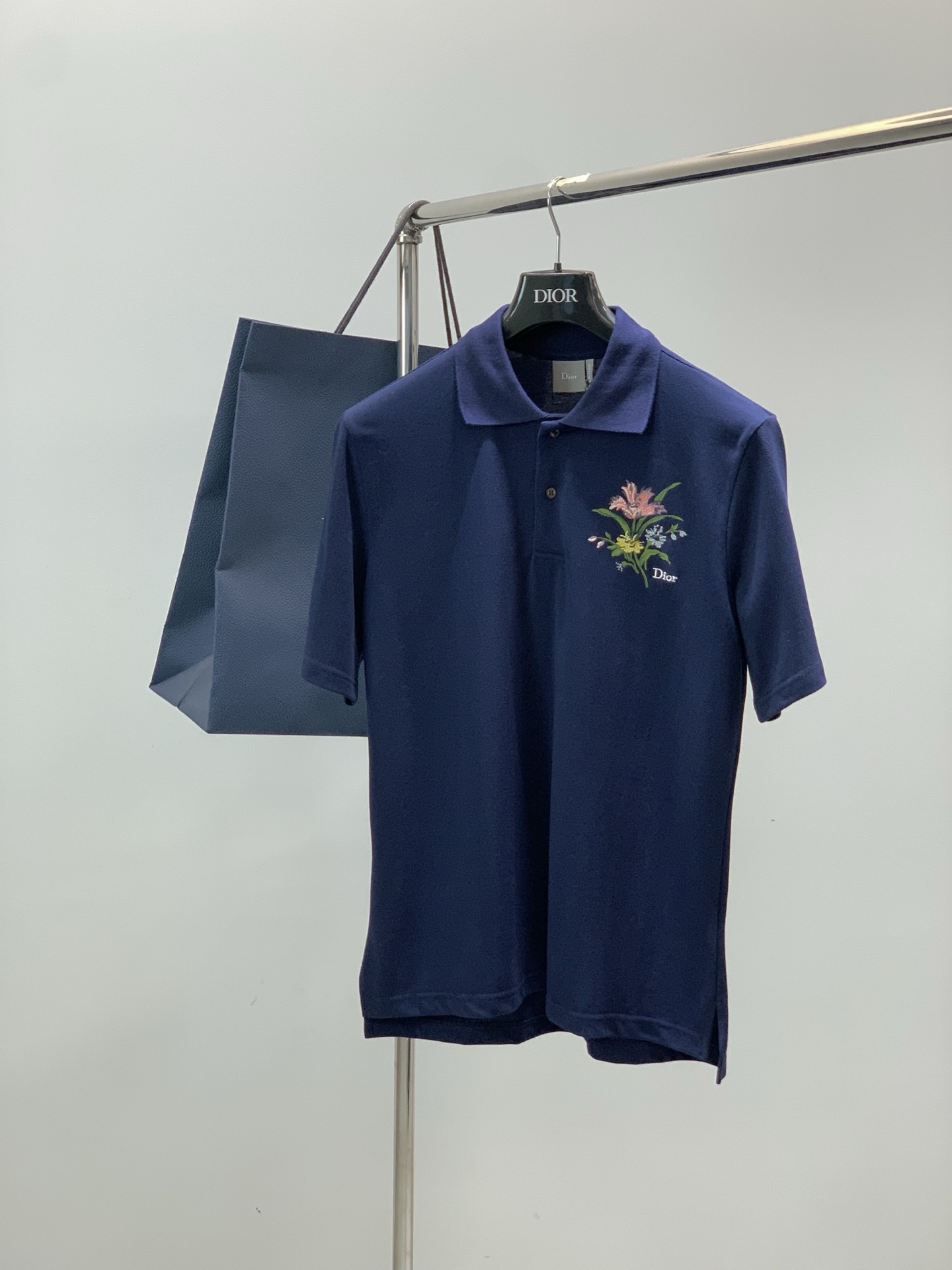 ，Dior 迪奥， 2026夏季新品，专柜同步有售，简约时尚休闲翻领短袖T恤，原版进口面料，舒适透气，顶
