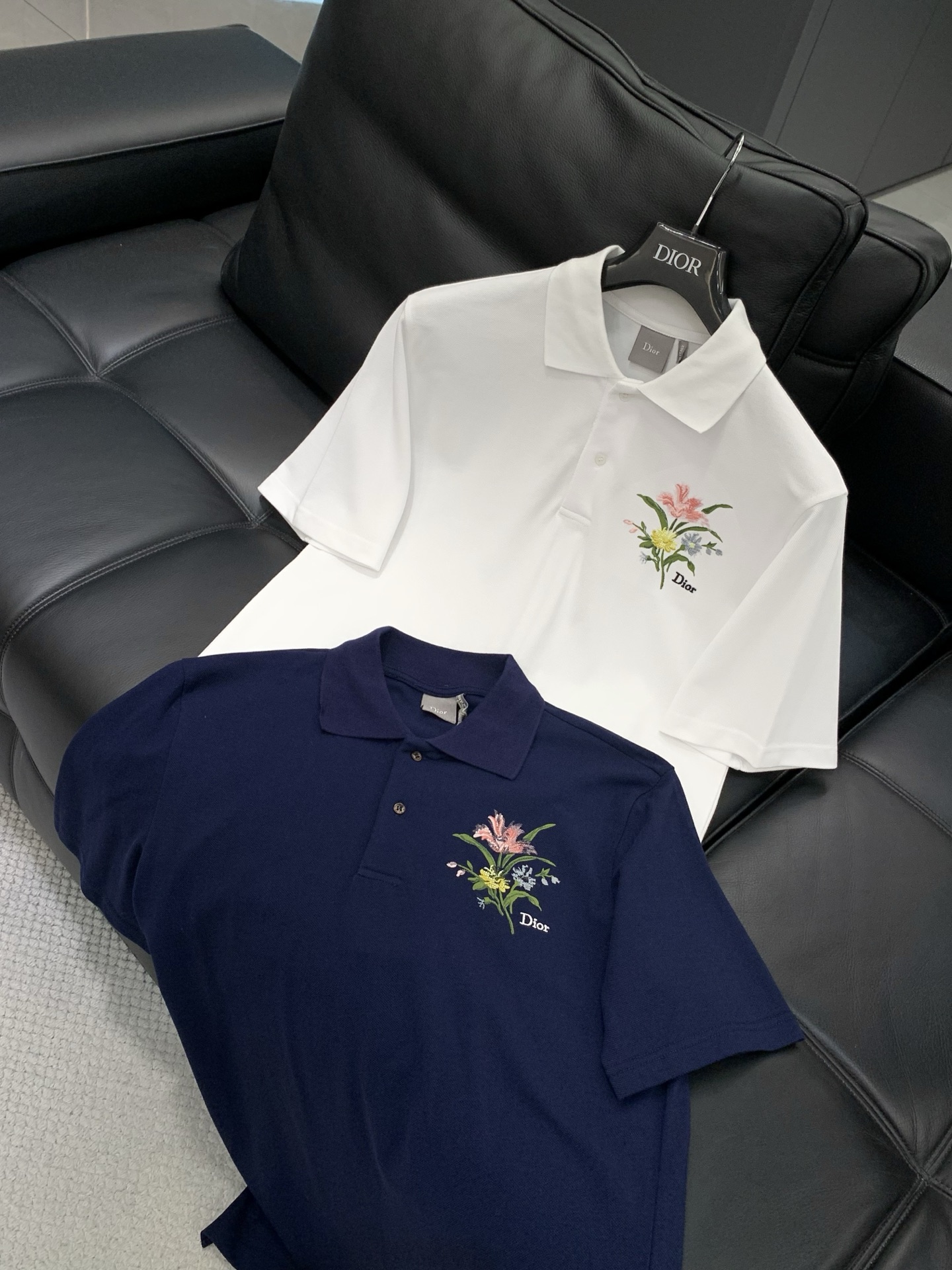 ，Dior 迪奥， 2026夏季新品，专柜同步有售，简约时尚休闲翻领短袖T恤，原版进口面料，舒适透气，顶