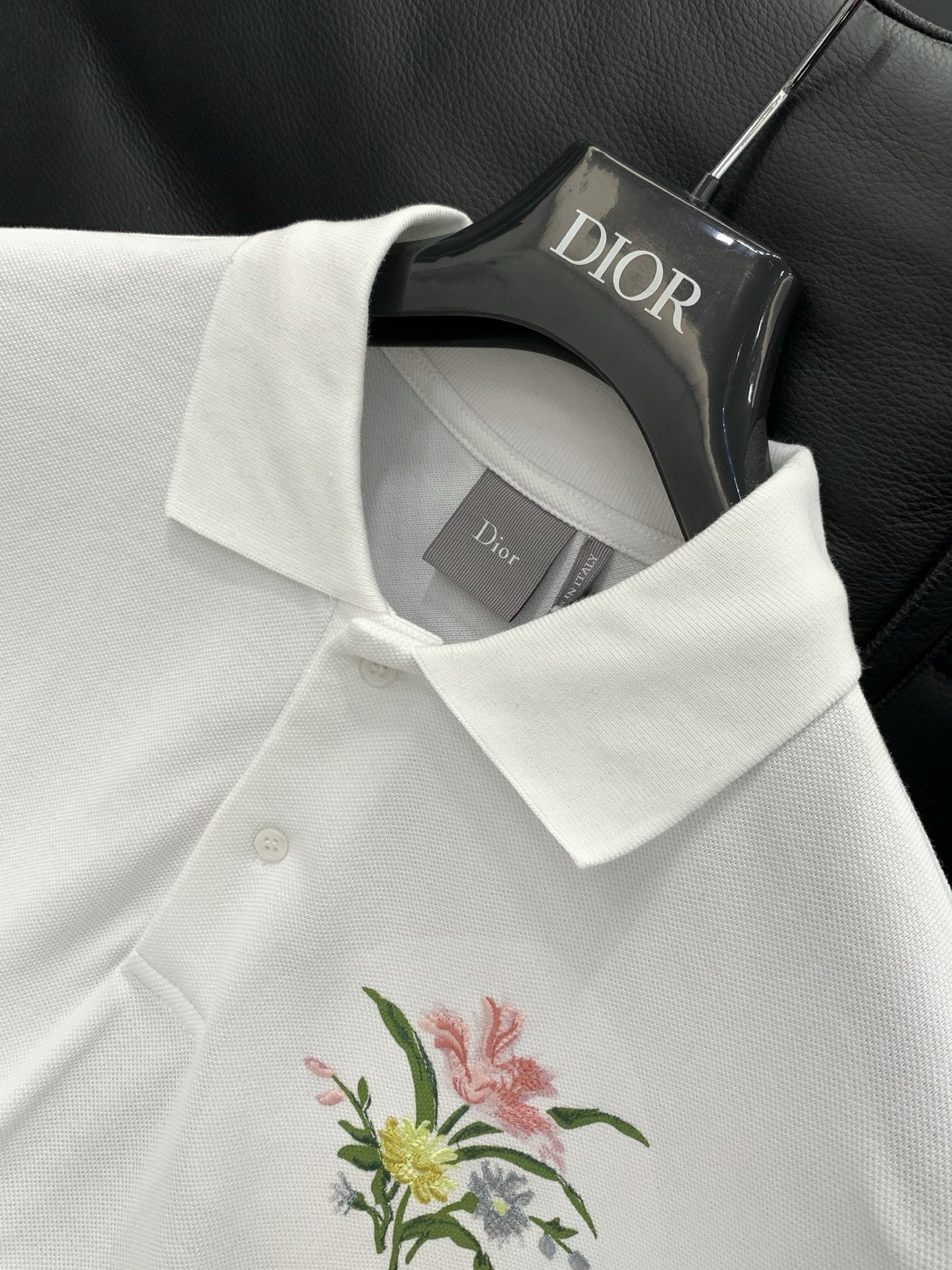 ，Dior 迪奥， 2026夏季新品，专柜同步有售，简约时尚休闲翻领短袖T恤，原版进口面料，舒适透气，顶