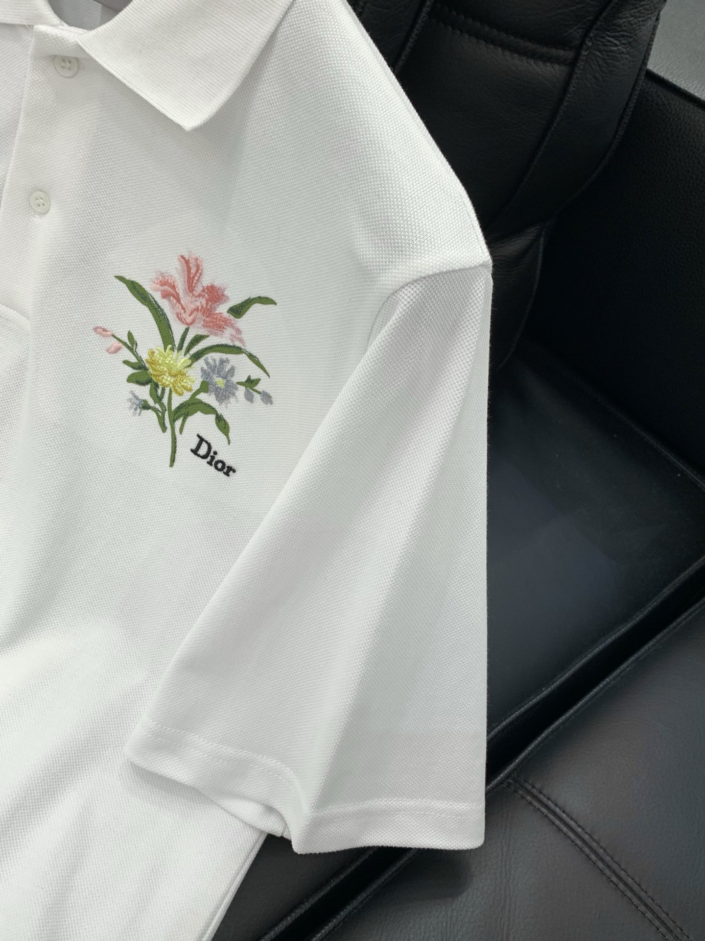 ，Dior 迪奥， 2026夏季新品，专柜同步有售，简约时尚休闲翻领短袖T恤，原版进口面料，舒适透气，顶