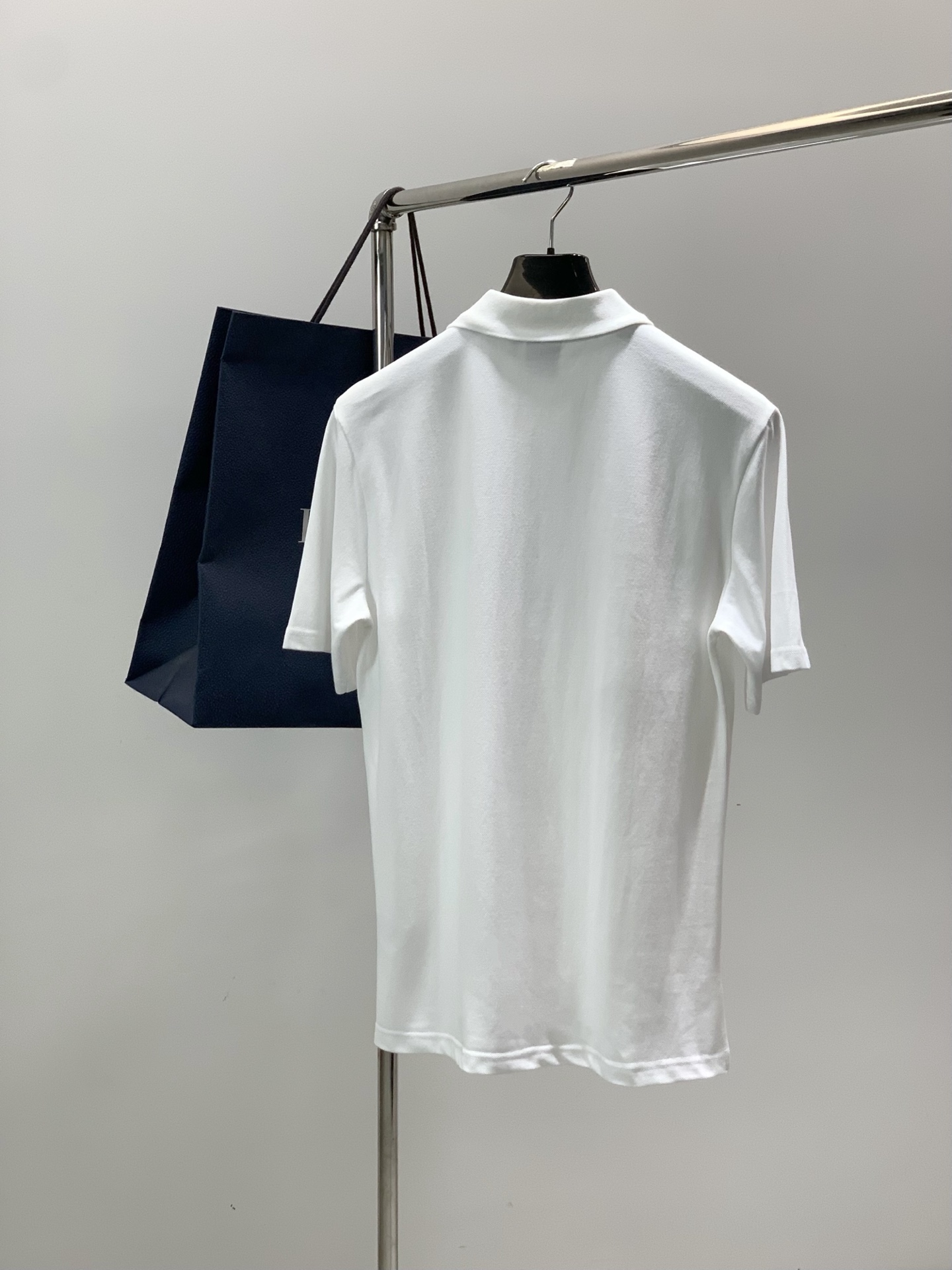 ，Dior 迪奥， 2026夏季新品，专柜同步有售，简约时尚休闲翻领短袖T恤，原版进口面料，舒适透气，顶