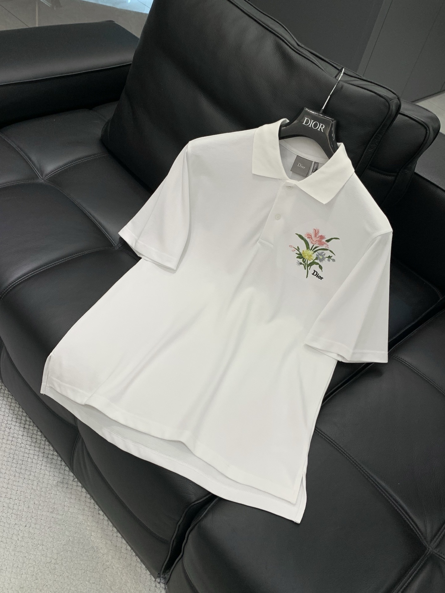 ，Dior 迪奥， 2026夏季新品，专柜同步有售，简约时尚休闲翻领短袖T恤，原版进口面料，舒适透气，顶