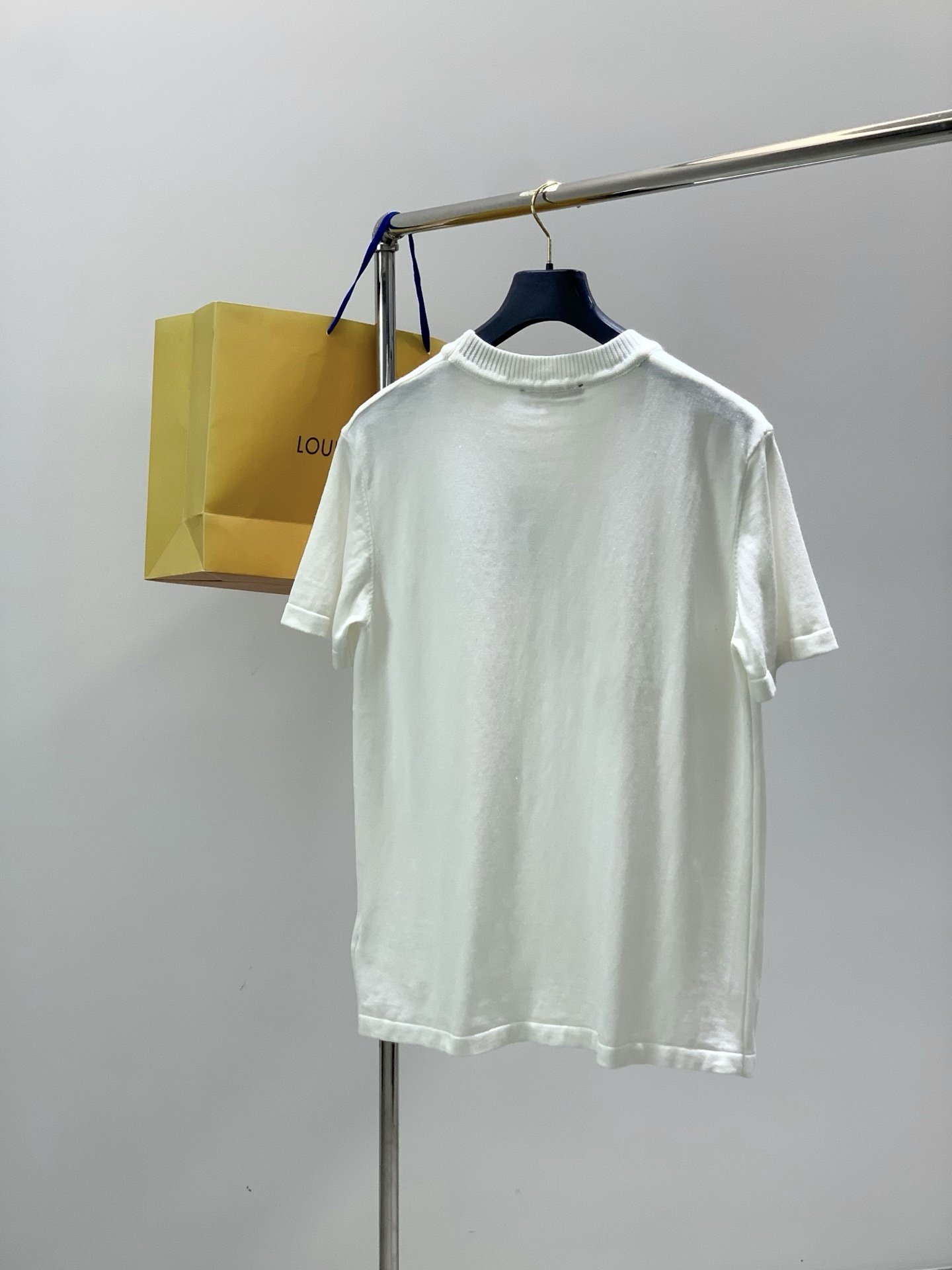 ，LouisVuitton 路易威登，2026春季最新款，专柜同步有售，原单狠货，时尚休闲针织圆领短袖，