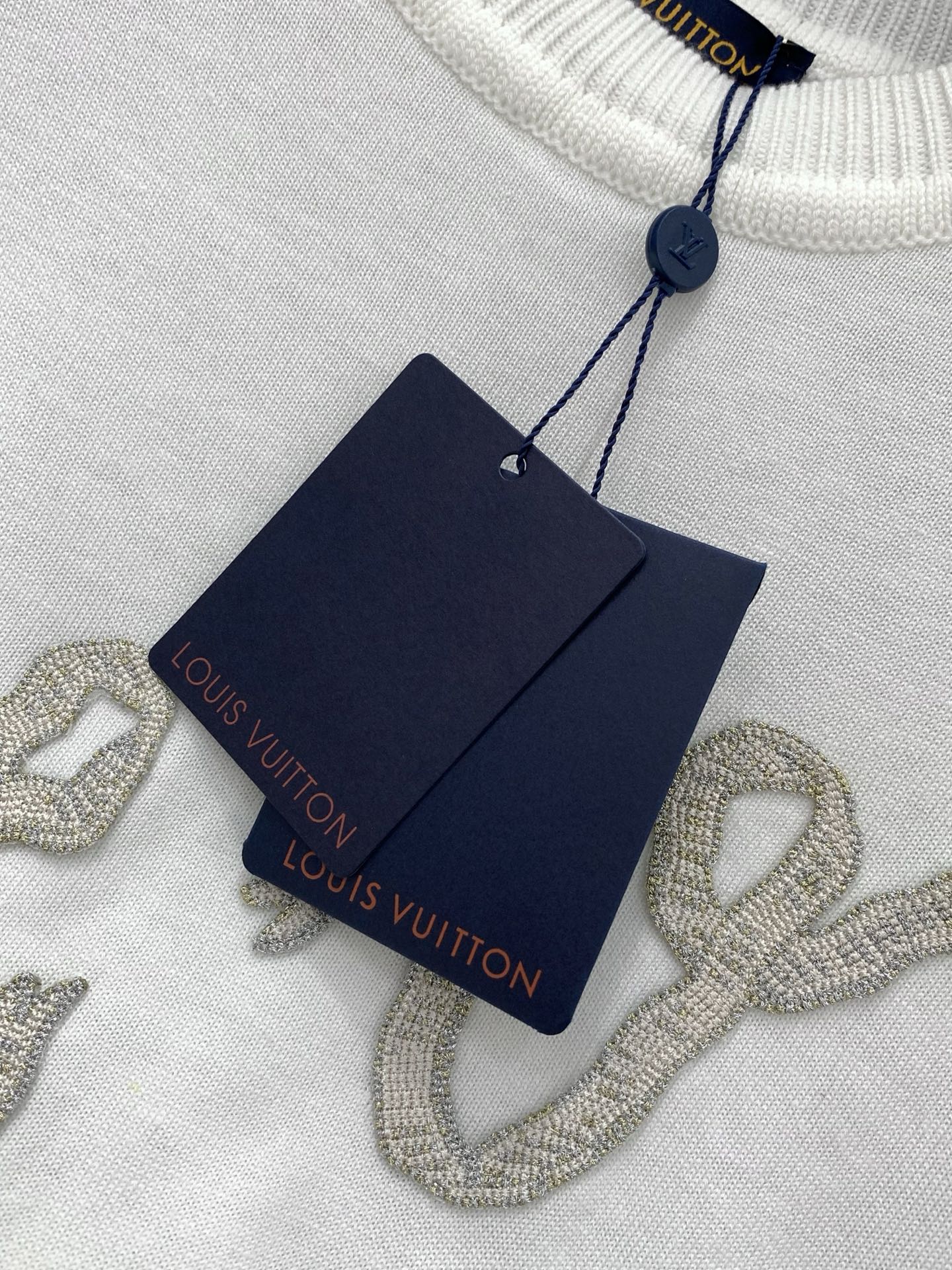 ，LouisVuitton 路易威登，2026春季最新款，专柜同步有售，原单狠货，时尚休闲针织圆领短袖，