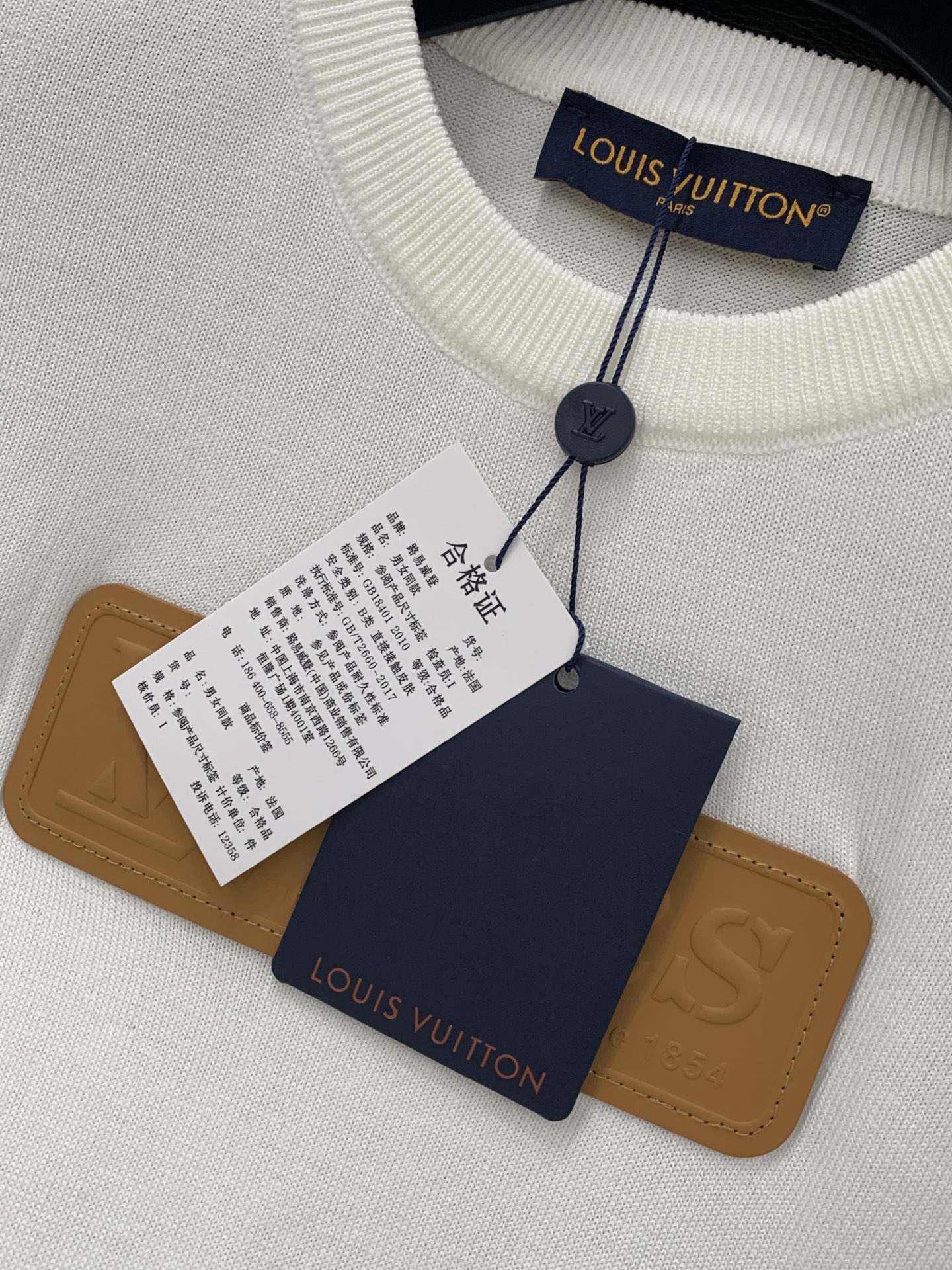 ，LouisVuitton 路易威登，2026春季最新款，专柜同步有售，原单狠货，时尚休闲针织圆领短袖，