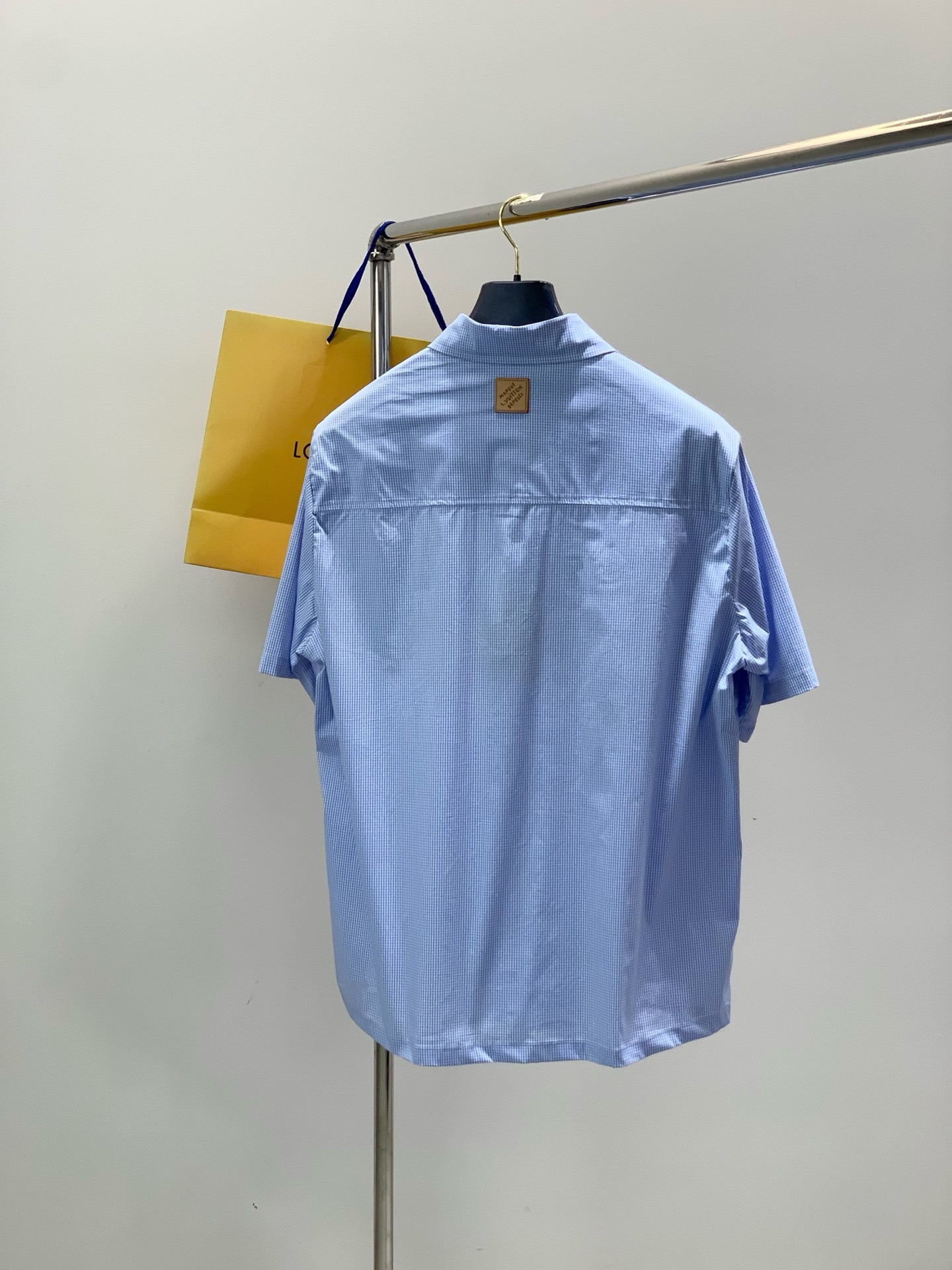 ，LouisVuitton 路易威登，2026夏季最新款，专柜同步有售，原单狠货，时尚休闲圆领短袖衬衫，