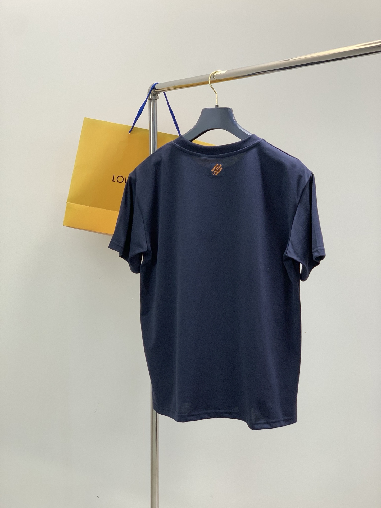 ，LouisVuitton 路易威登，2026夏季最新款，专柜同步有售，原单狠货，时尚休闲圆领短袖T恤，