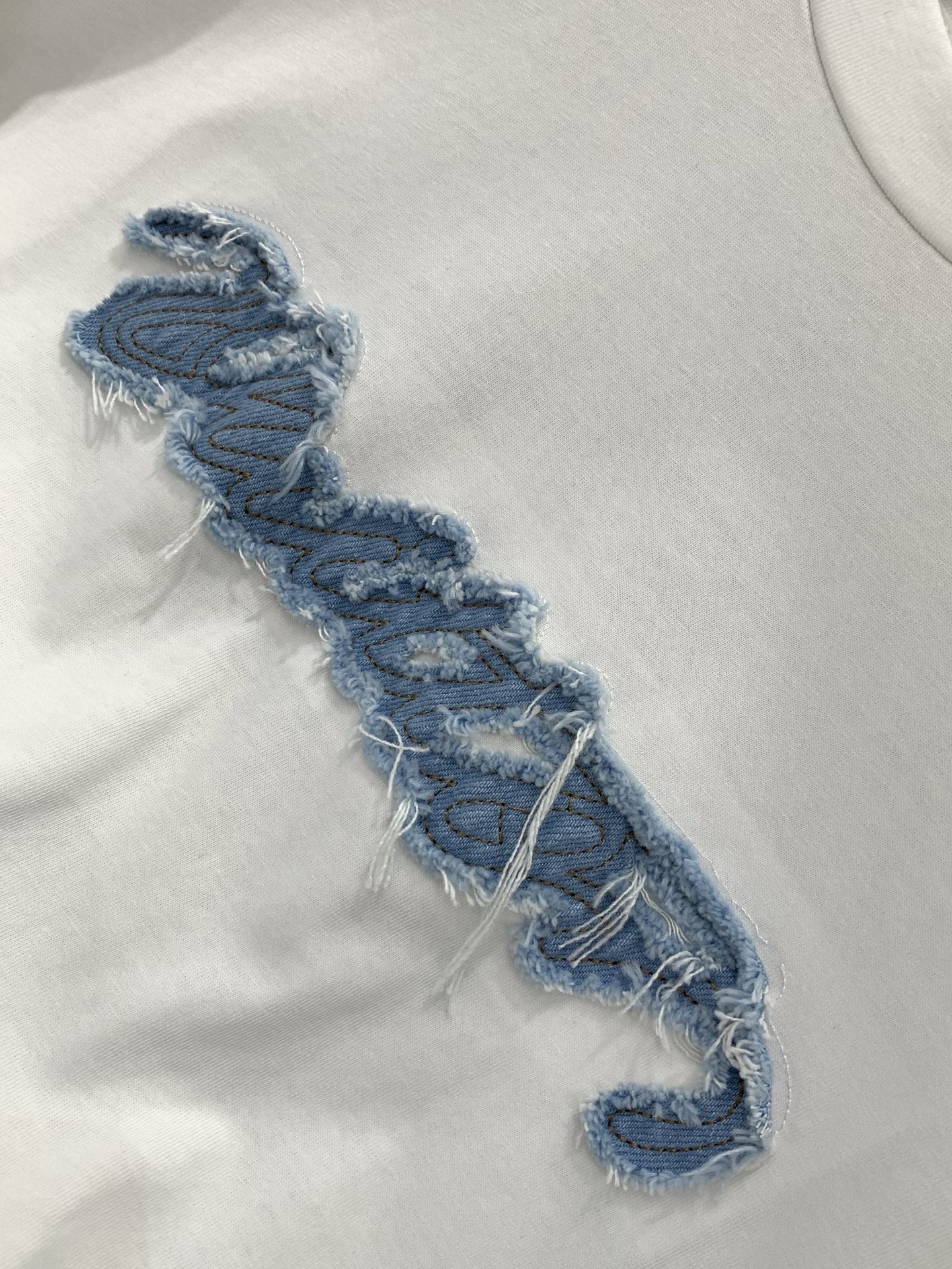 ，LouisVuitton 路易威登，2026夏季最新款，专柜同步有售，原单狠货，时尚休闲圆领短袖T恤，
