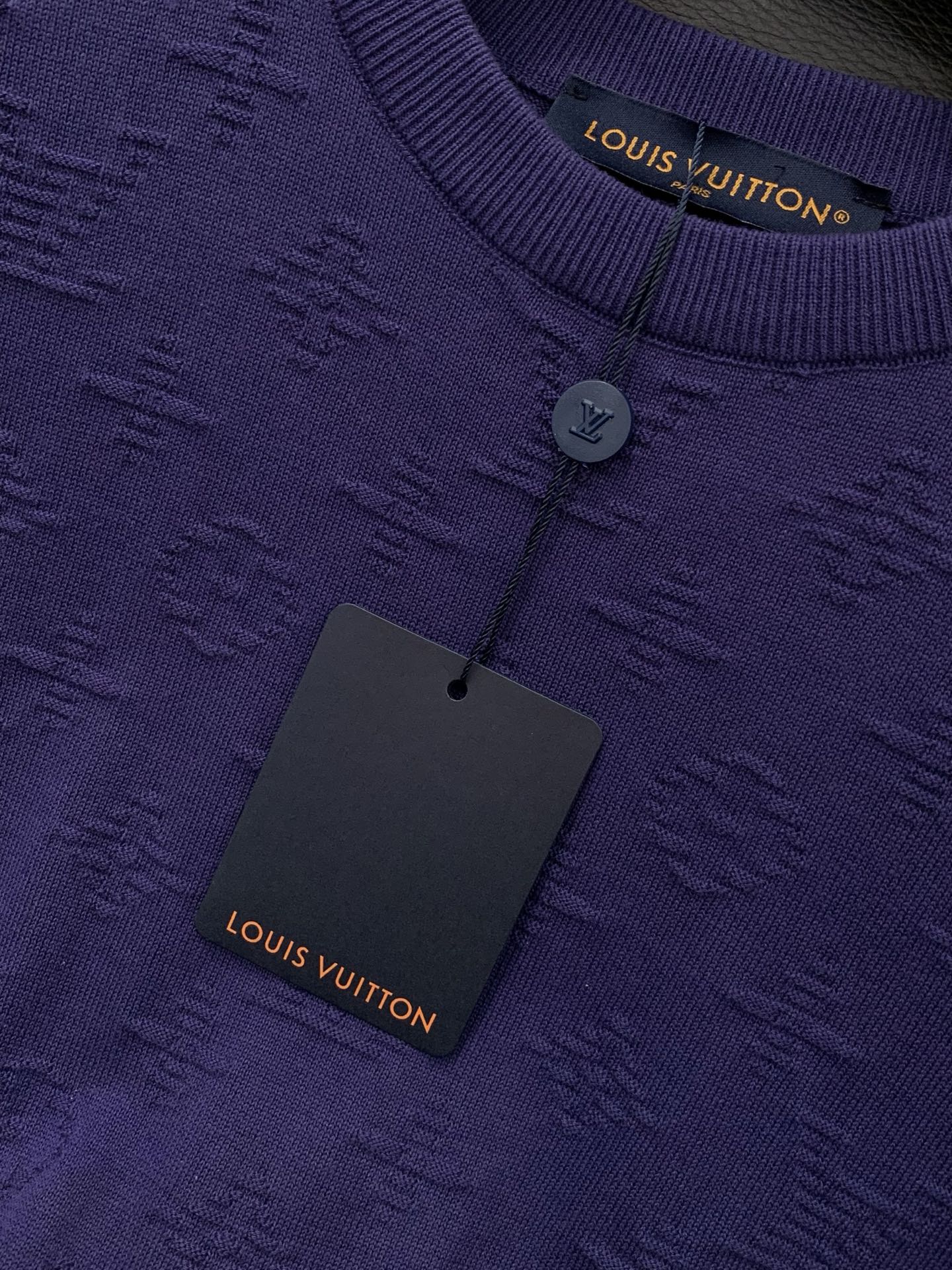 ，LouisVuitton 路易威登，2026春季最新款，专柜同步有售，原单狠货，时尚休闲针织圆领短袖，