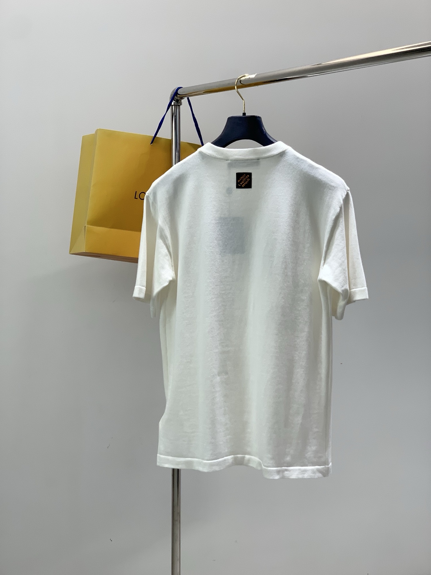 ，LouisVuitton 路易威登，2026春季最新款，专柜同步有售，原单狠货，时尚休闲针织圆领短袖，