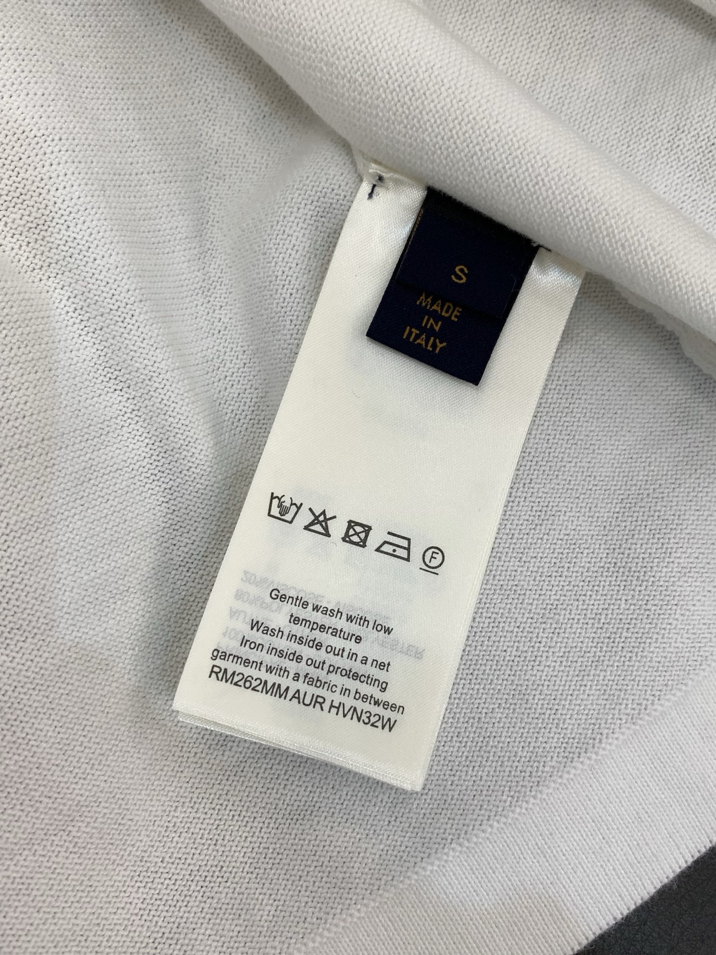 ，LouisVuitton 路易威登，2026春季最新款，专柜同步有售，原单狠货，时尚休闲针织圆领短袖，