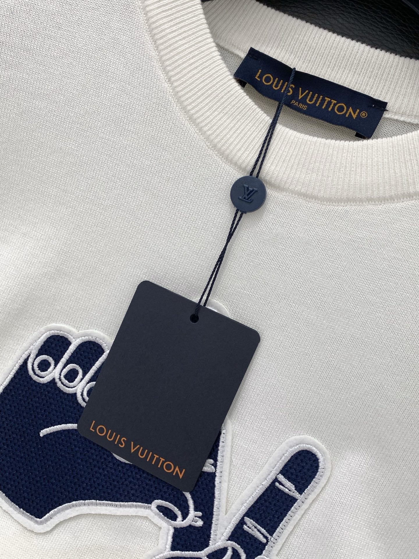 ，LouisVuitton 路易威登，2026春季最新款，专柜同步有售，原单狠货，时尚休闲针织圆领短袖，