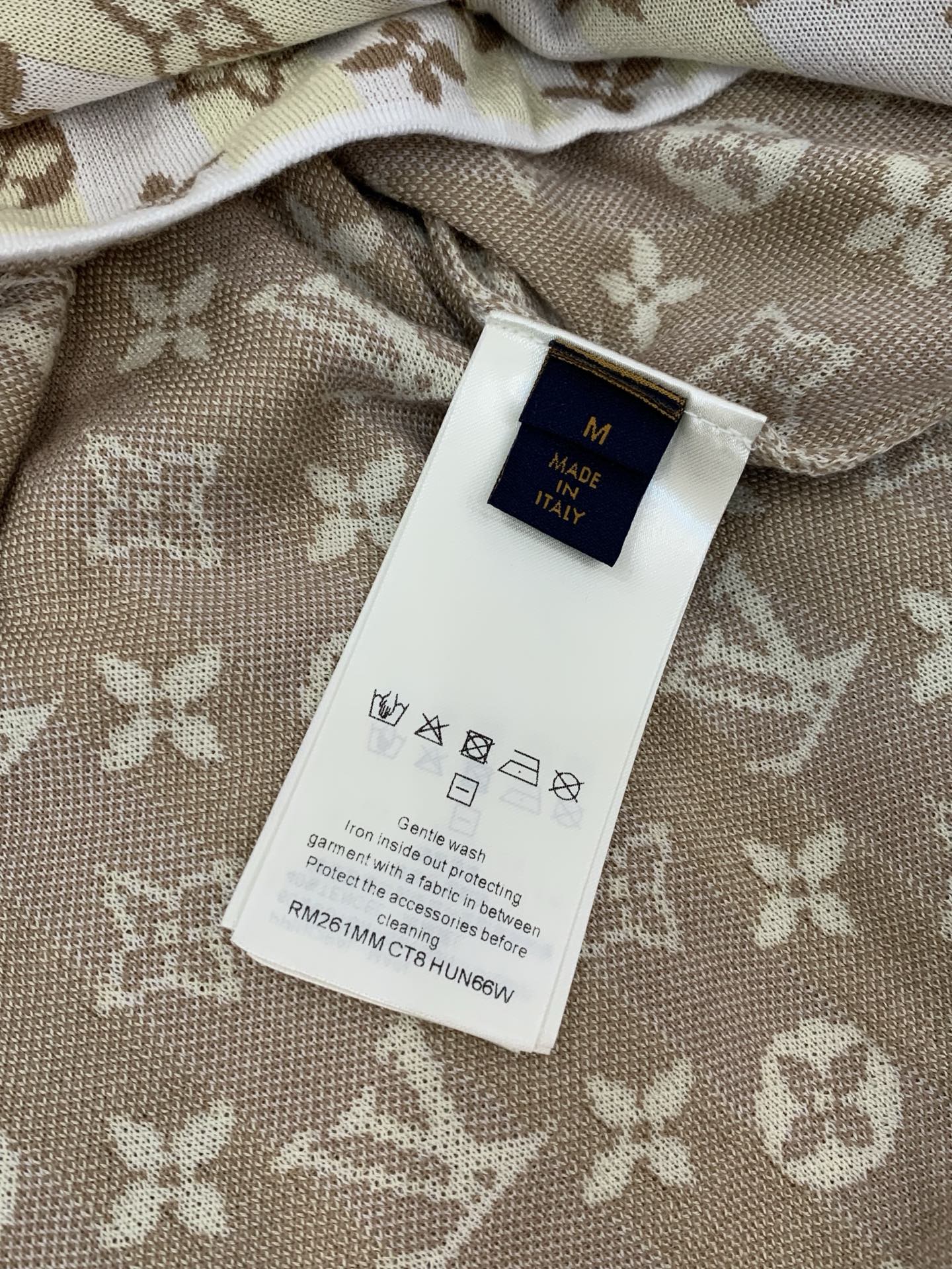 ，LouisVuitton 路易威登，2026春季最新款，专柜同步有售，原单狠货，时尚休闲针织圆领短袖，