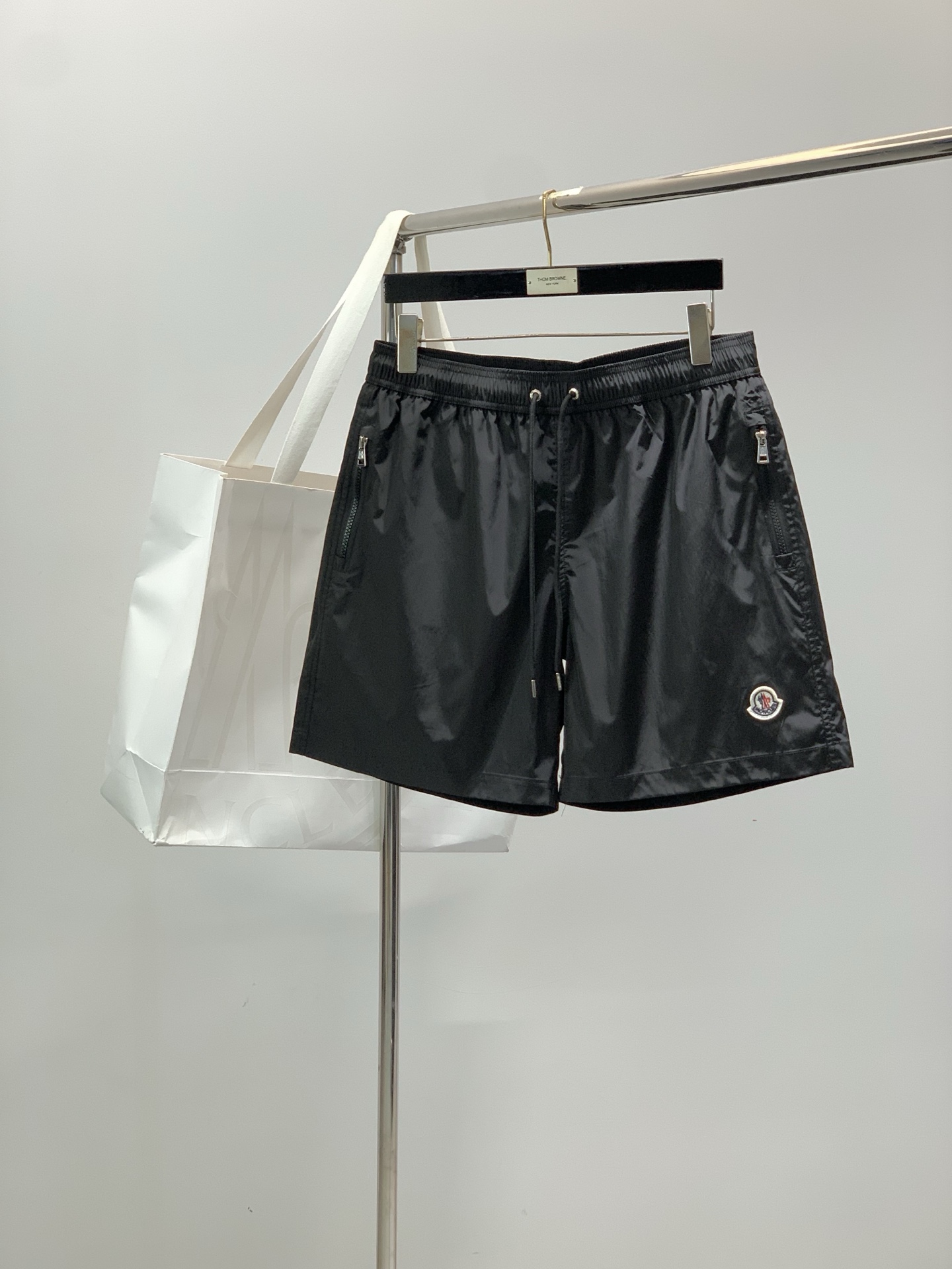 ，Moncler 蒙口，2026夏季最新品，专柜同步有售，原单狠货，时尚休闲短裤，采用进口原版面料，顶级