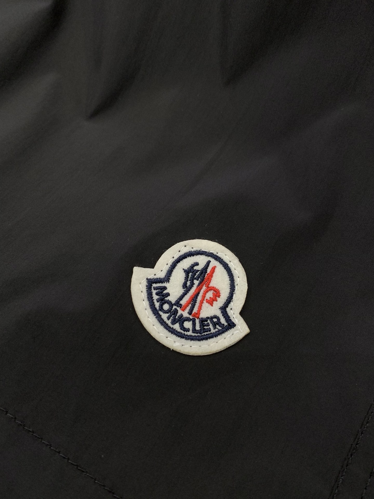 ，Moncler 蒙口，2026夏季最新品，专柜同步有售，原单狠货，时尚休闲短裤，采用进口原版面料，顶级