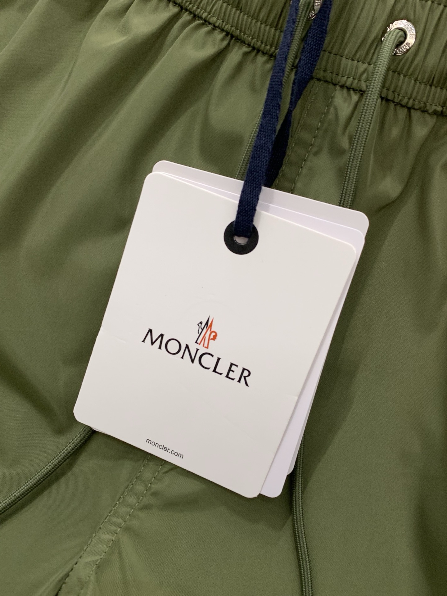 ，Moncler 蒙口，2026夏季最新品，专柜同步有售，原单狠货，时尚休闲短裤，采用进口原版面料，顶级