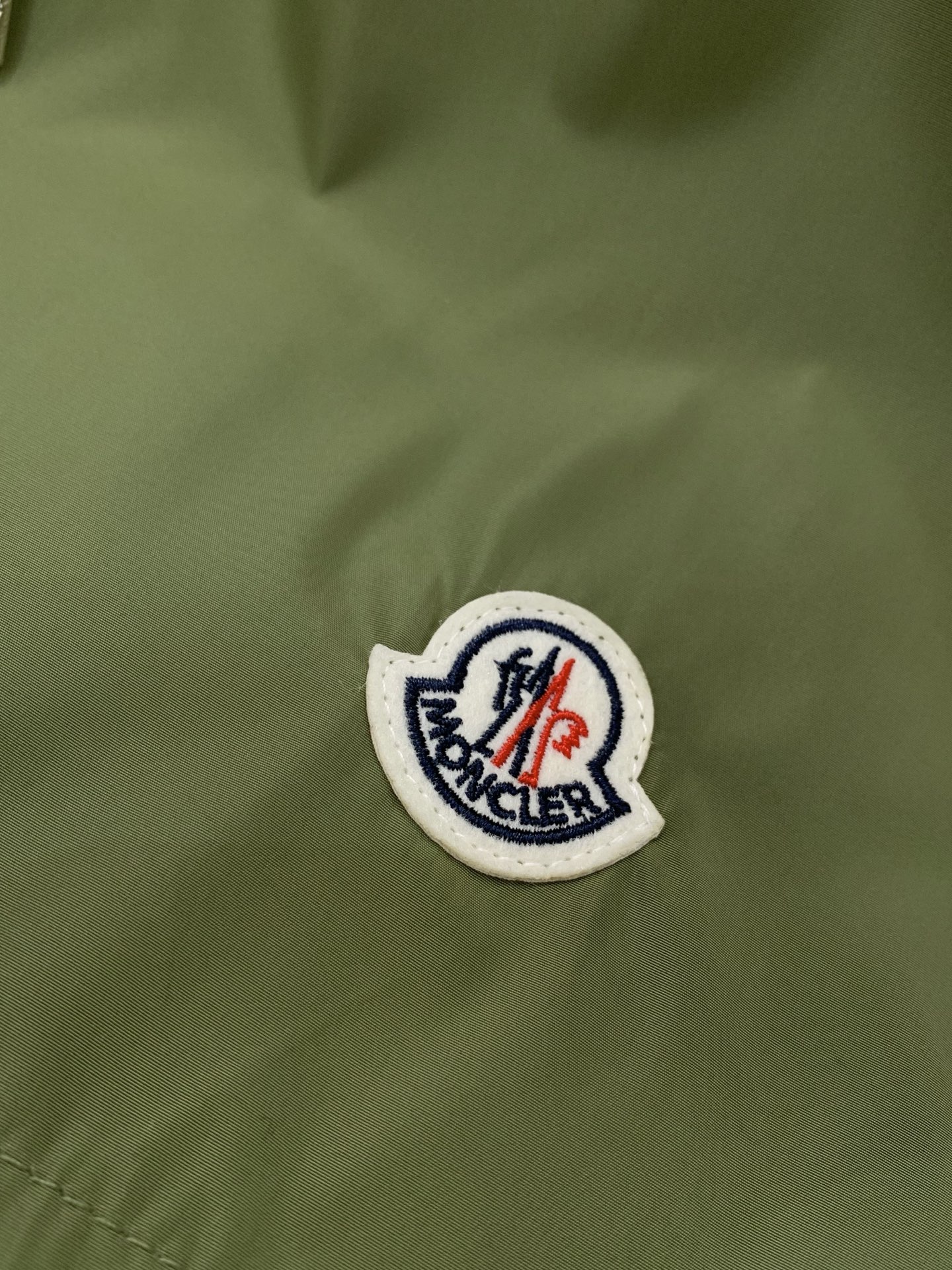 ，Moncler 蒙口，2026夏季最新品，专柜同步有售，原单狠货，时尚休闲短裤，采用进口原版面料，顶级