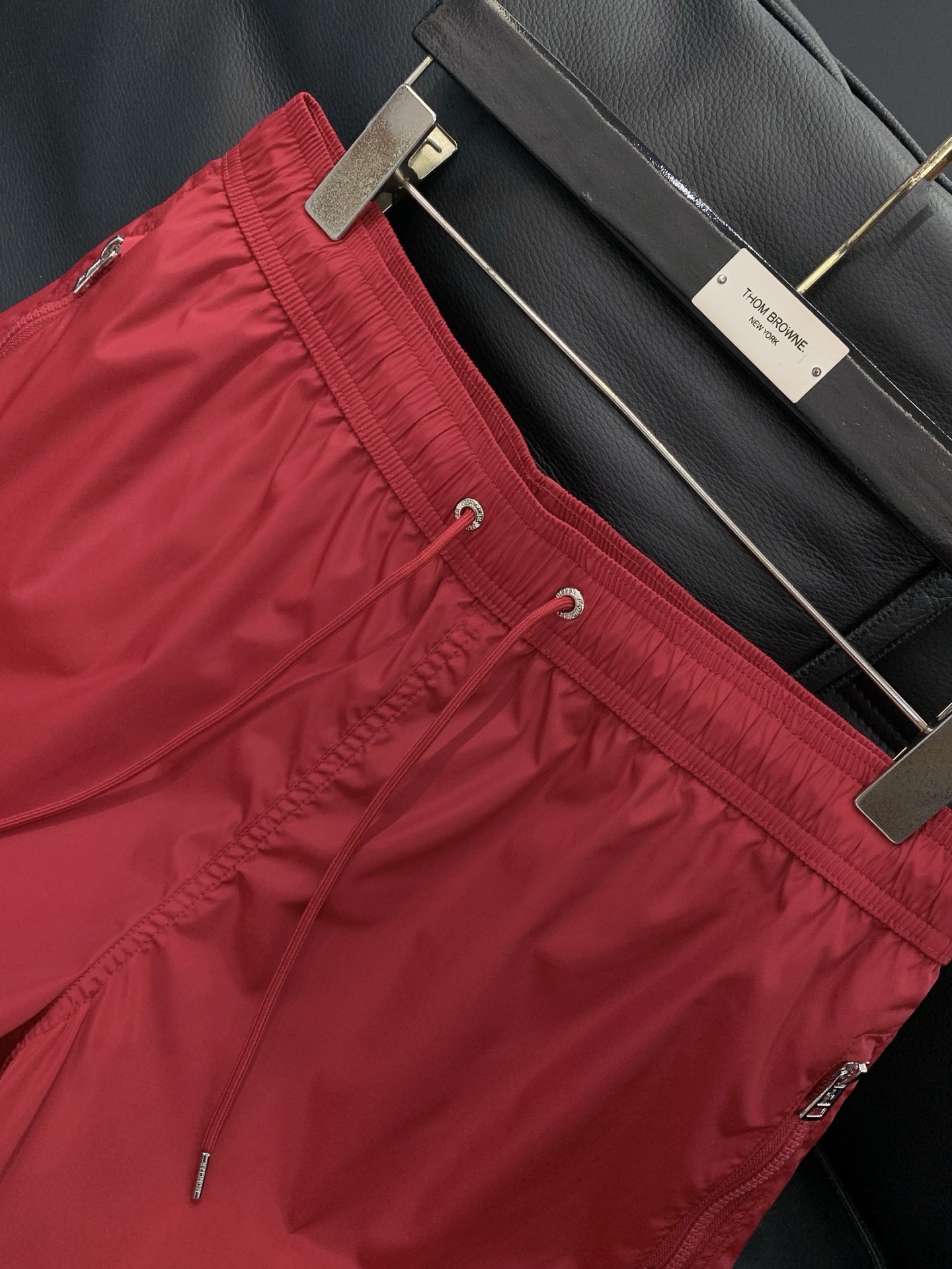 ，Moncler 蒙口，2026夏季最新品，专柜同步有售，原单狠货，时尚休闲短裤，采用进口原版面料，顶级