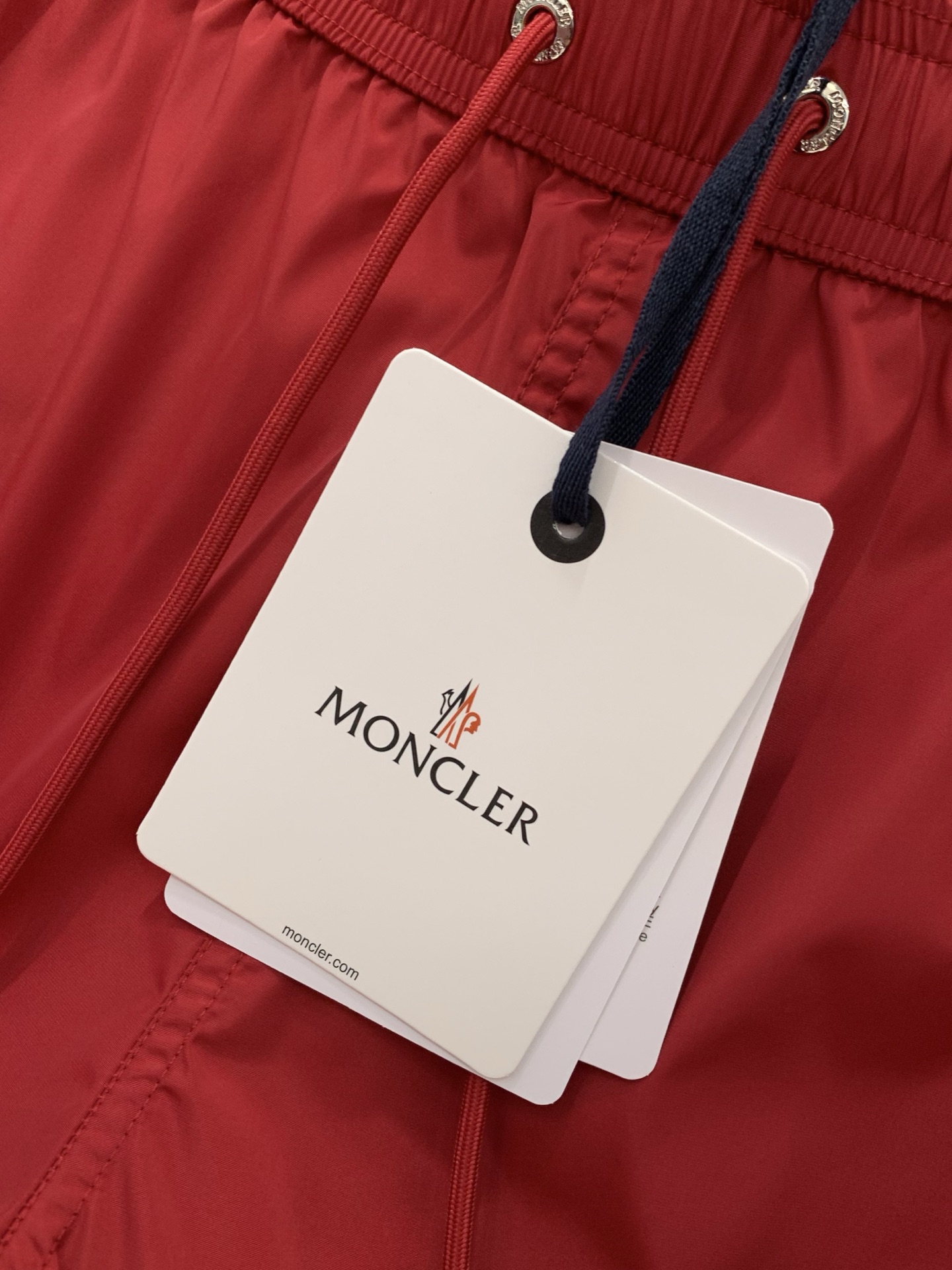 ，Moncler 蒙口，2026夏季最新品，专柜同步有售，原单狠货，时尚休闲短裤，采用进口原版面料，顶级