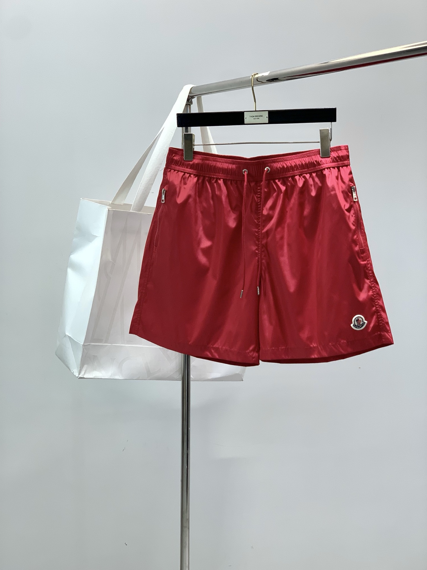 ，Moncler 蒙口，2026夏季最新品，专柜同步有售，原单狠货，时尚休闲短裤，采用进口原版面料，顶级