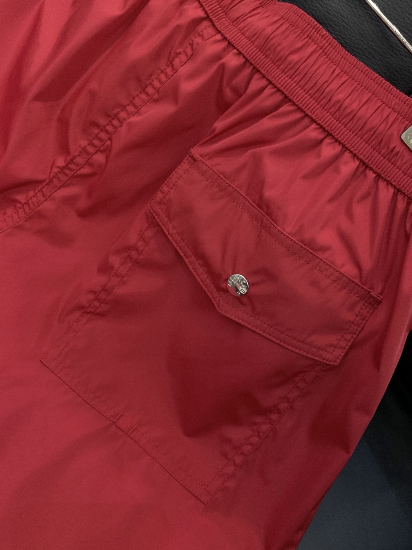 ，Moncler 蒙口，2026夏季最新品，专柜同步有售，原单狠货，时尚休闲短裤，采用进口原版面料，顶级