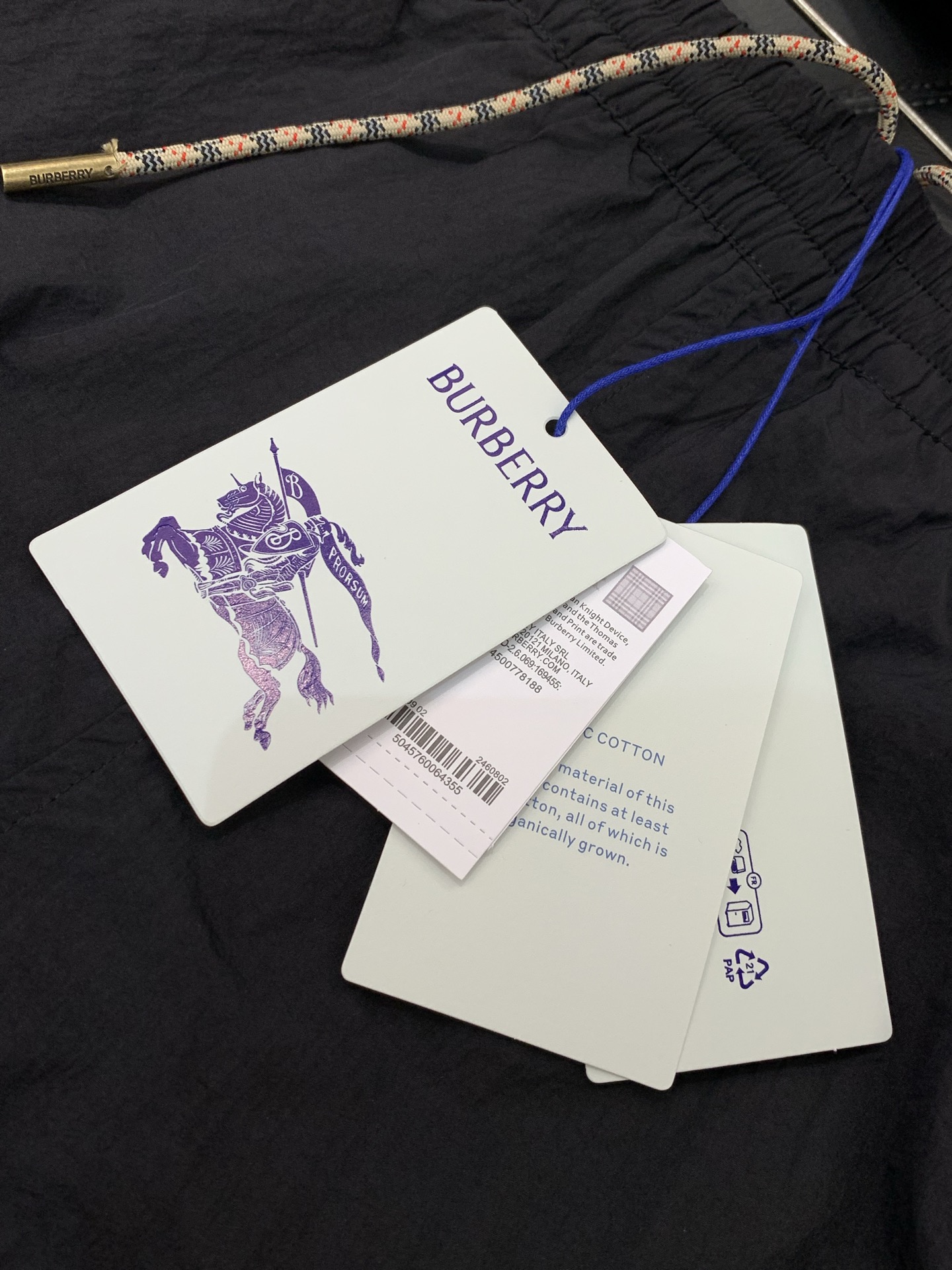 ，Burberry 巴宝莉，2026夏季最新品，专柜同步有售，原单狠货，时尚休闲短裤，进口原版面料，上身