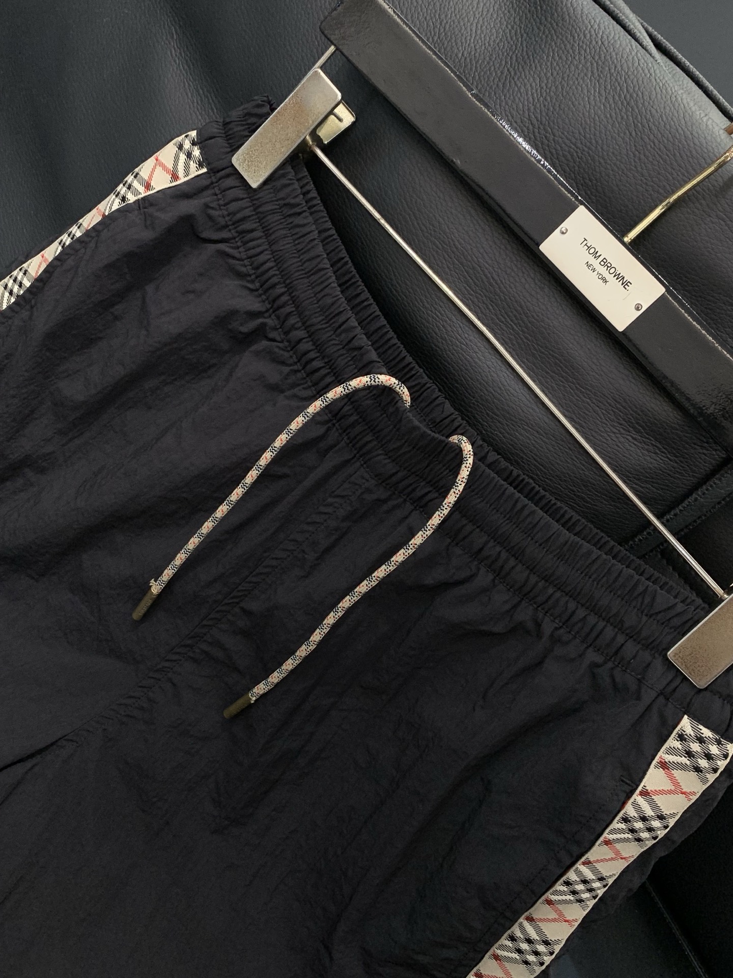 ，Burberry 巴宝莉，2026夏季最新品，专柜同步有售，原单狠货，时尚休闲短裤，进口原版面料，上身