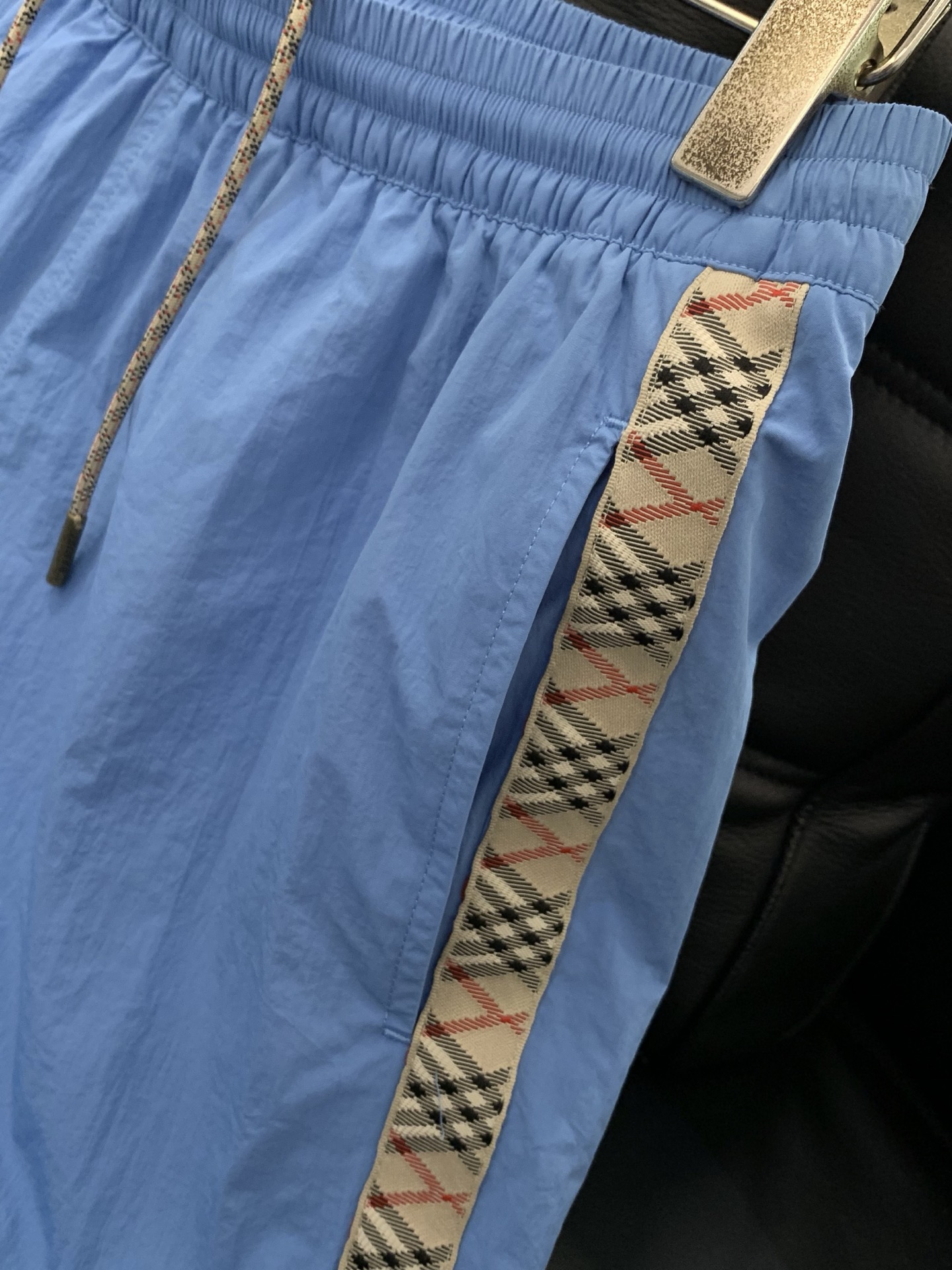 ，Burberry 巴宝莉，2026夏季最新品，专柜同步有售，原单狠货，时尚休闲短裤，进口原版面料，上身